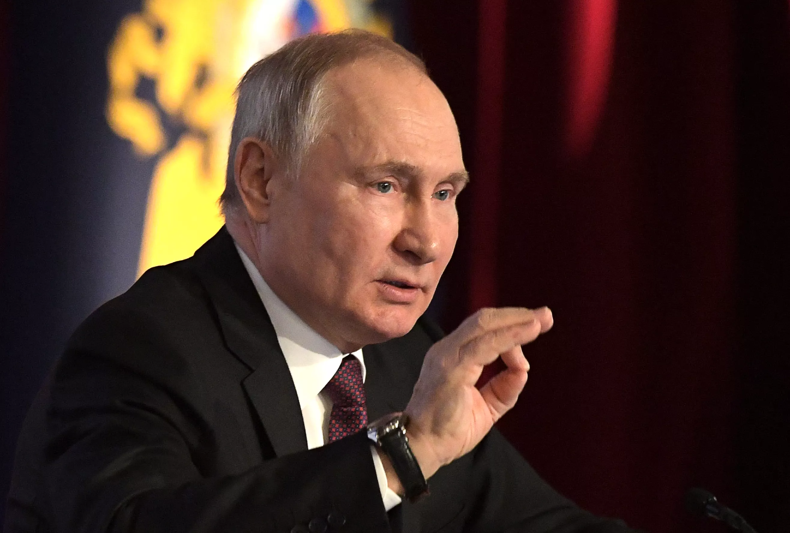 Pictures of Vladimir Putin's Chin Spark Conspiracy Theories - Vimarsana News