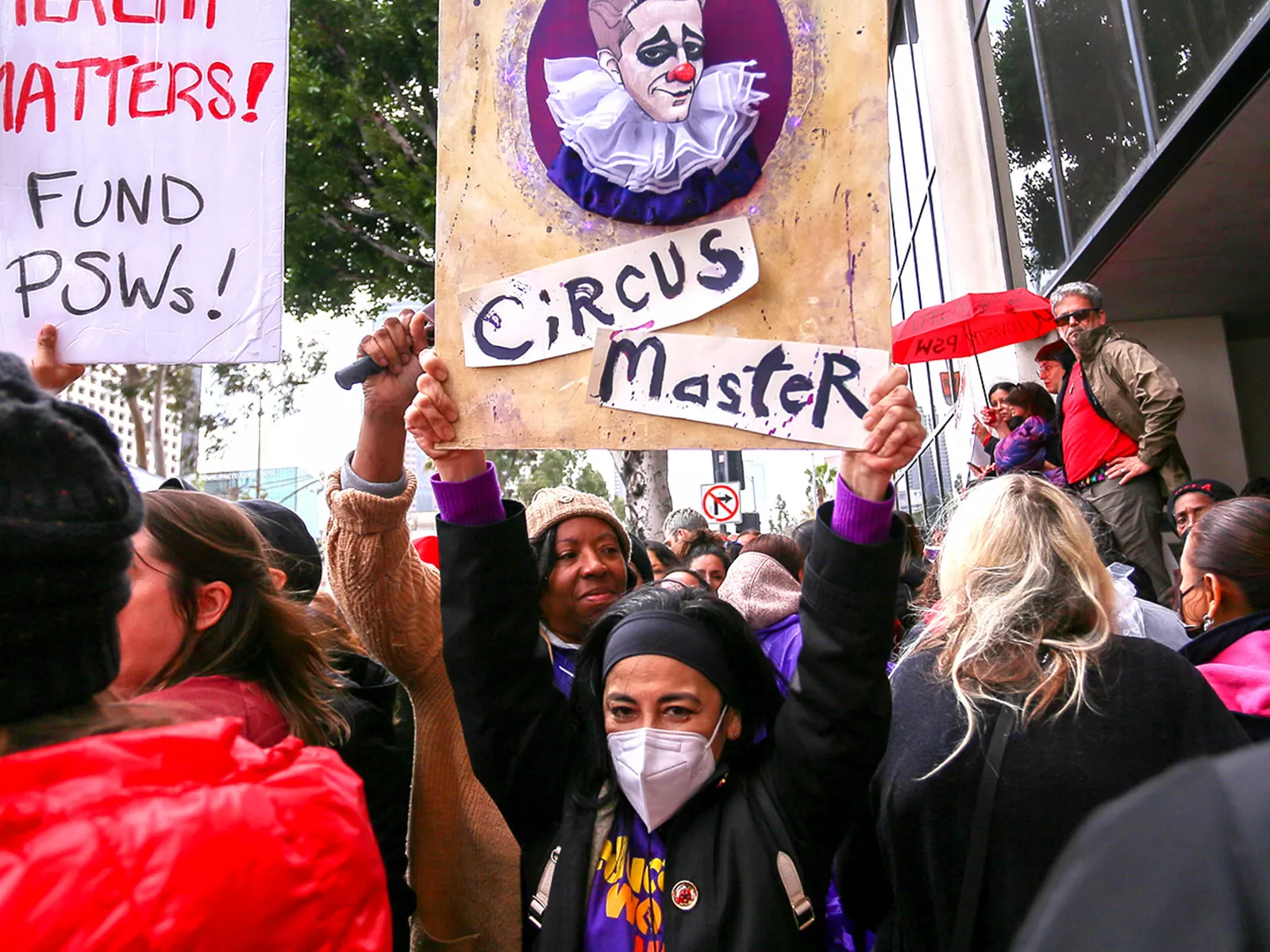 Los Angeles Mayor Karen Bass Faces First Test With Teachers' Union Strike - Vimarsana News