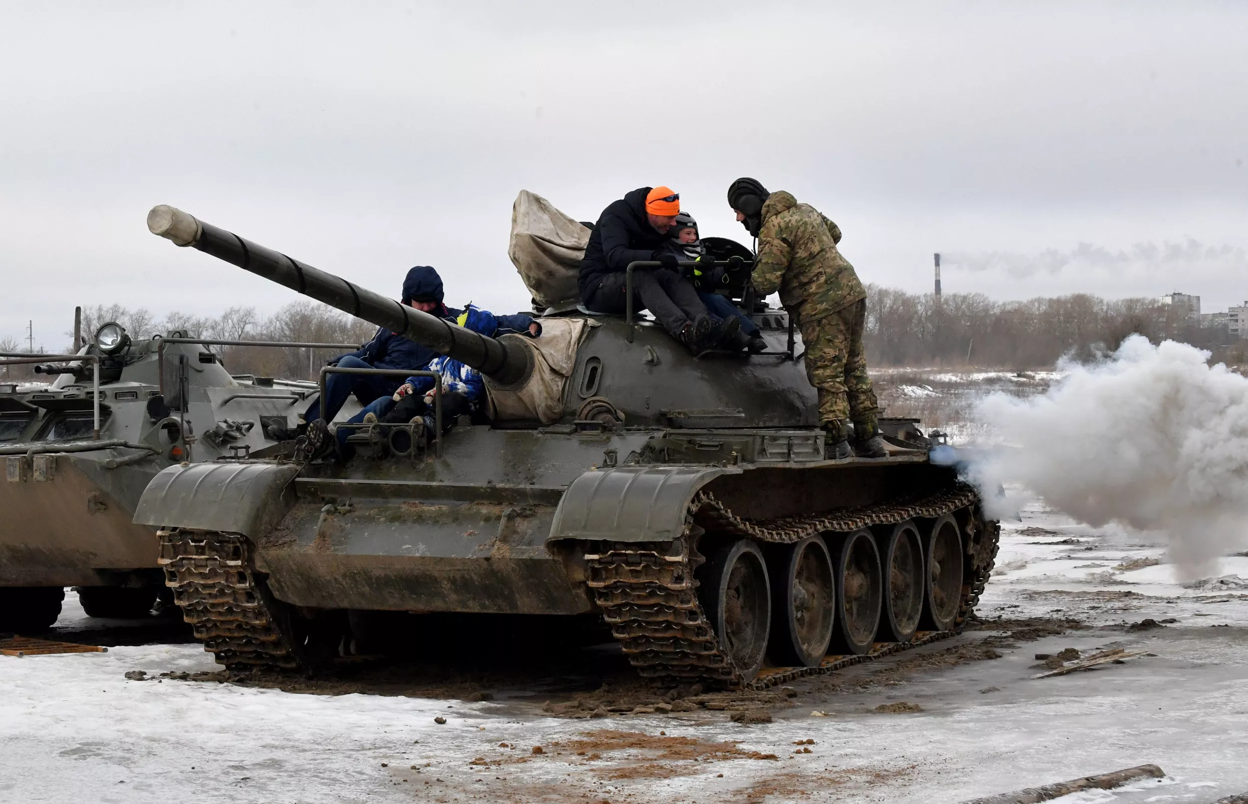 Russia Mocked for Rolling Out T-54 Tanks From 1940s: 'What Next, Horses?' - Vimarsana News