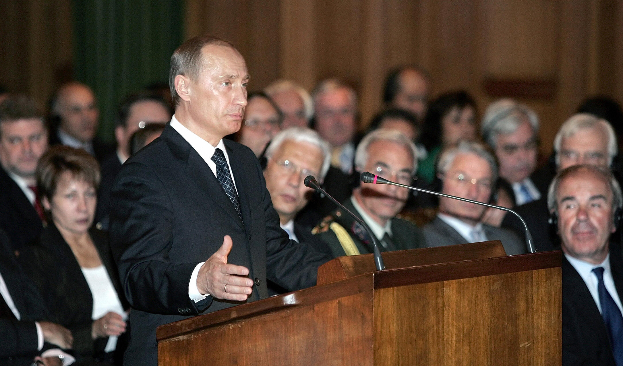 Did Vladimir Putin Once Praise Hague Court That Now Seeks to Arrest Him?