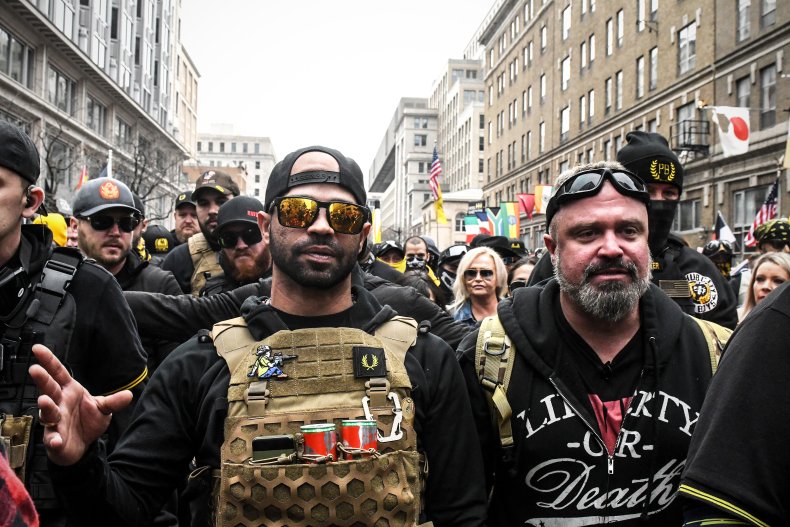 Der Proud Boys-Prozess wurde wegen eines FBI-Informanten abrupt eingestellt 2 Stolze Jungs