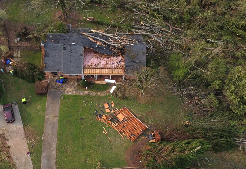 Des photos déchirantes montrent la dévastation de Georgia Tornado 