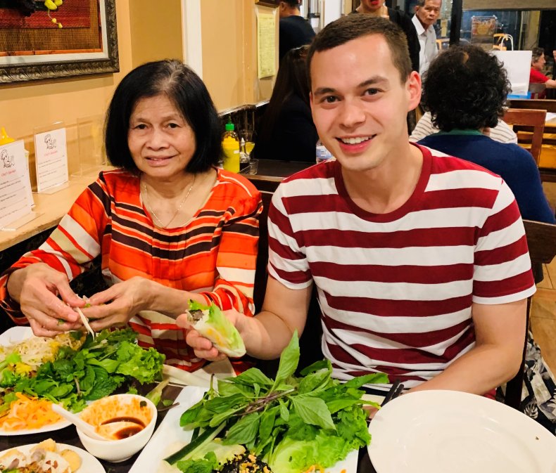 William Lee Adams dan ibunya Tuyết