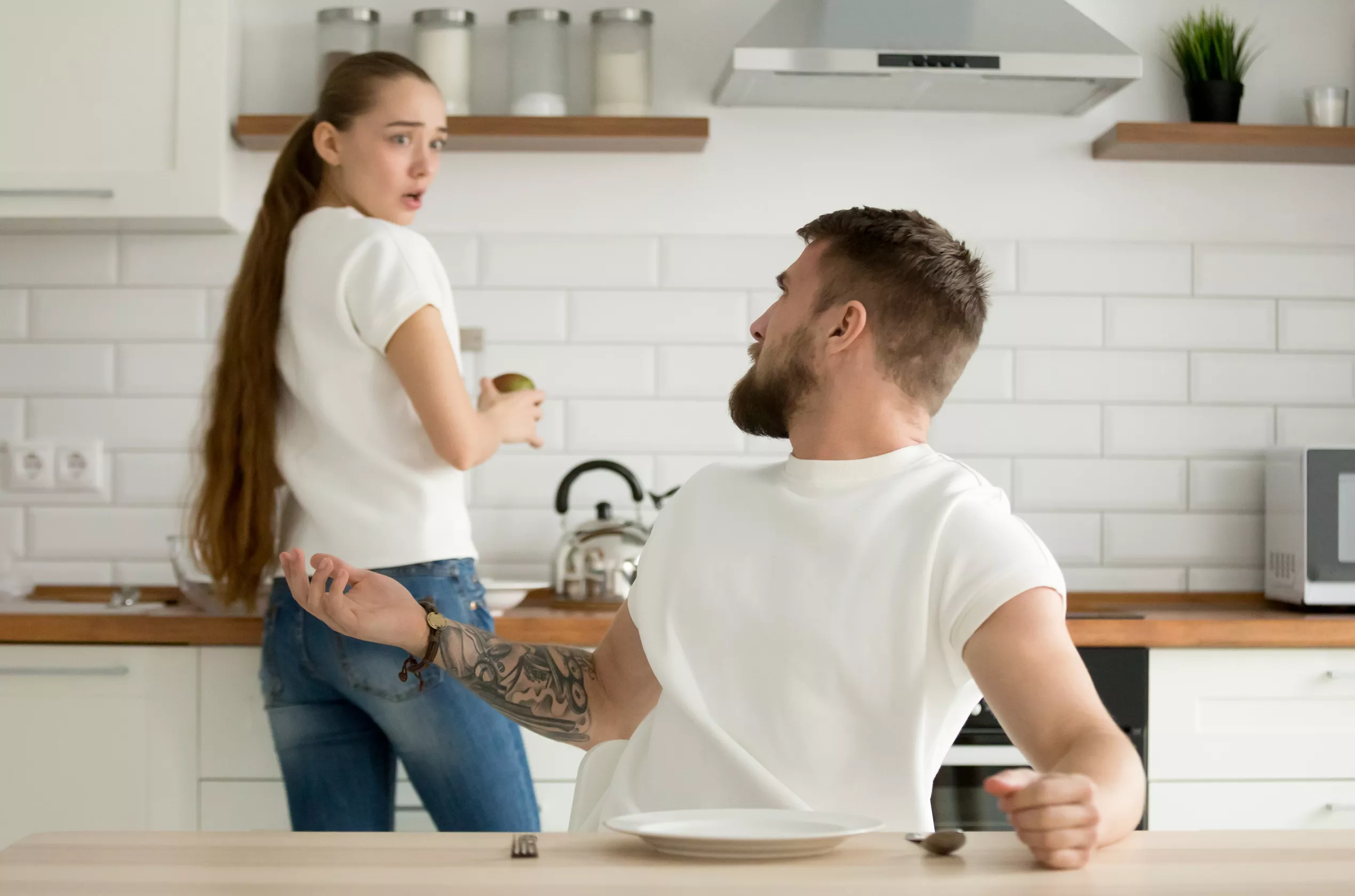 Man Who Brings Home More Money Cheered for Asking Wife to Cook Him Dinner - Vimarsana News
