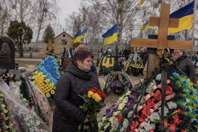 L'Ukraine honore l'année de libération de Bucha