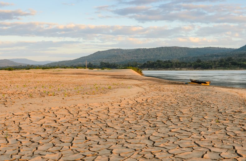 dasar danau kering