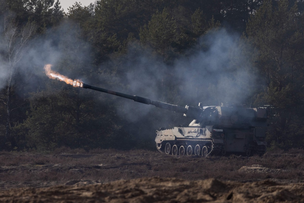 Video Exhibits Ukraine’s AHS ‘Krab’ Howitzers Laying Waste to Russian Targets