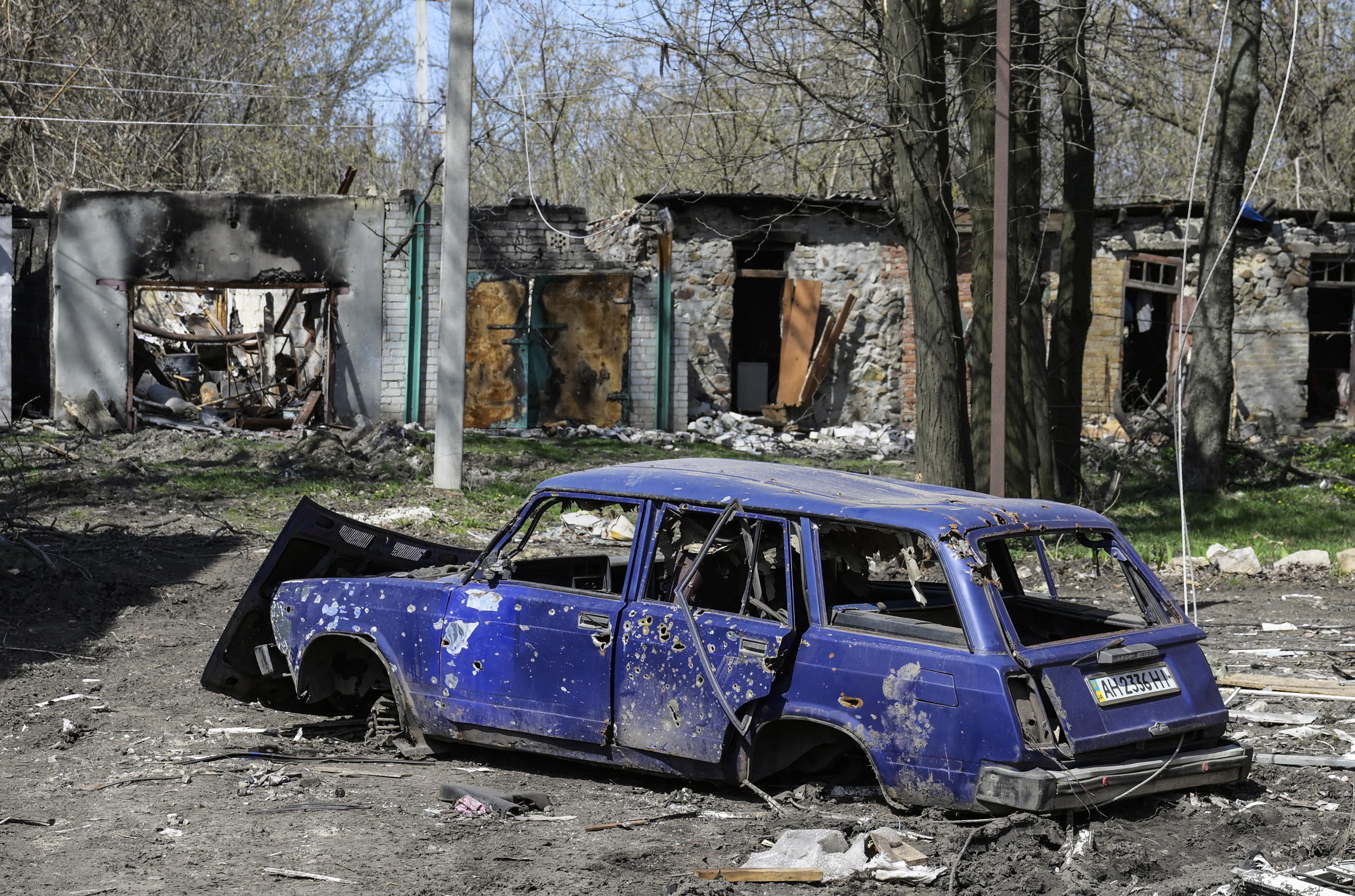 Video Shows Heavy Combat in Bakhmut as Russia Goes 'Scorched Earth'