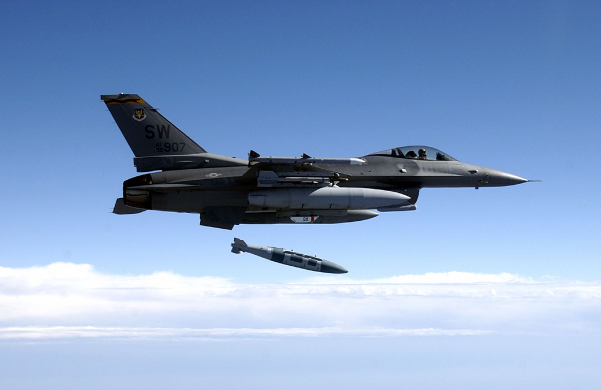 Russian Glider Bombs Spark New Air Defence Woes for Ukraine&mdash;Reports