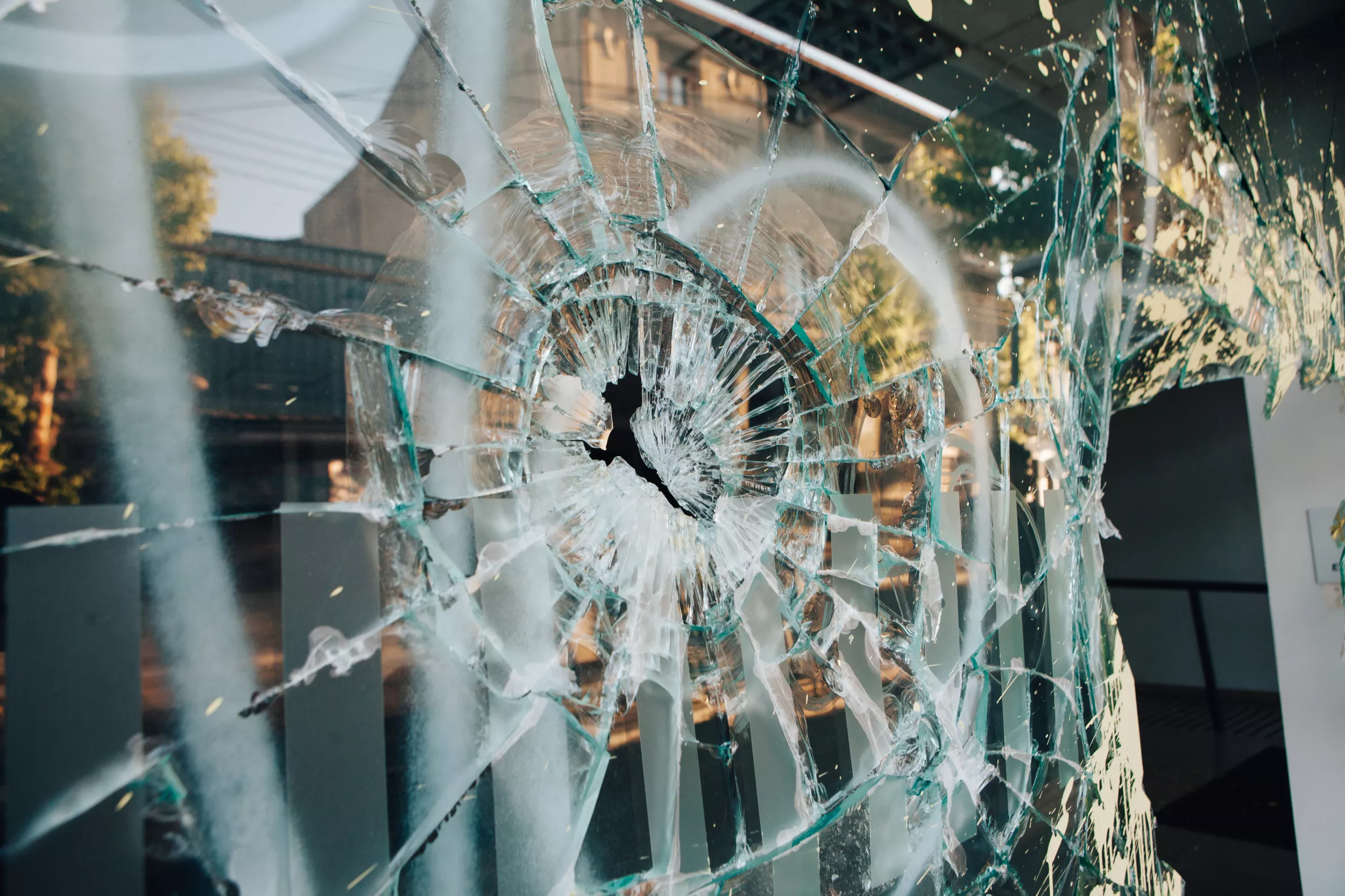 Footage of Mob Ransacking California Gas Station Sparks Outrage - Vimarsana News
