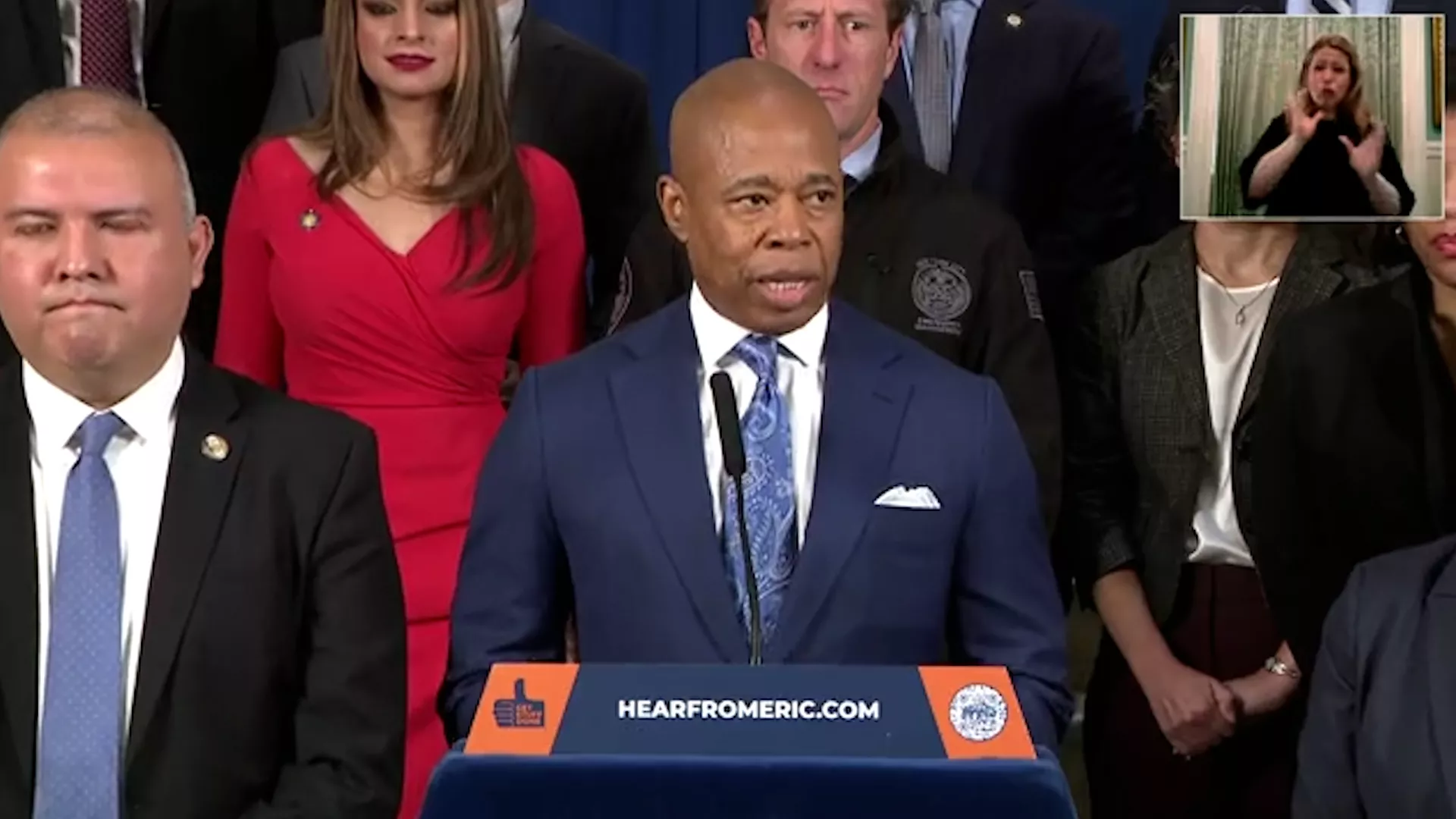 Eric Adams Calls Out Joe Biden For 'Turning Back' on NYC's Migrant Crisis - Vimarsana News
