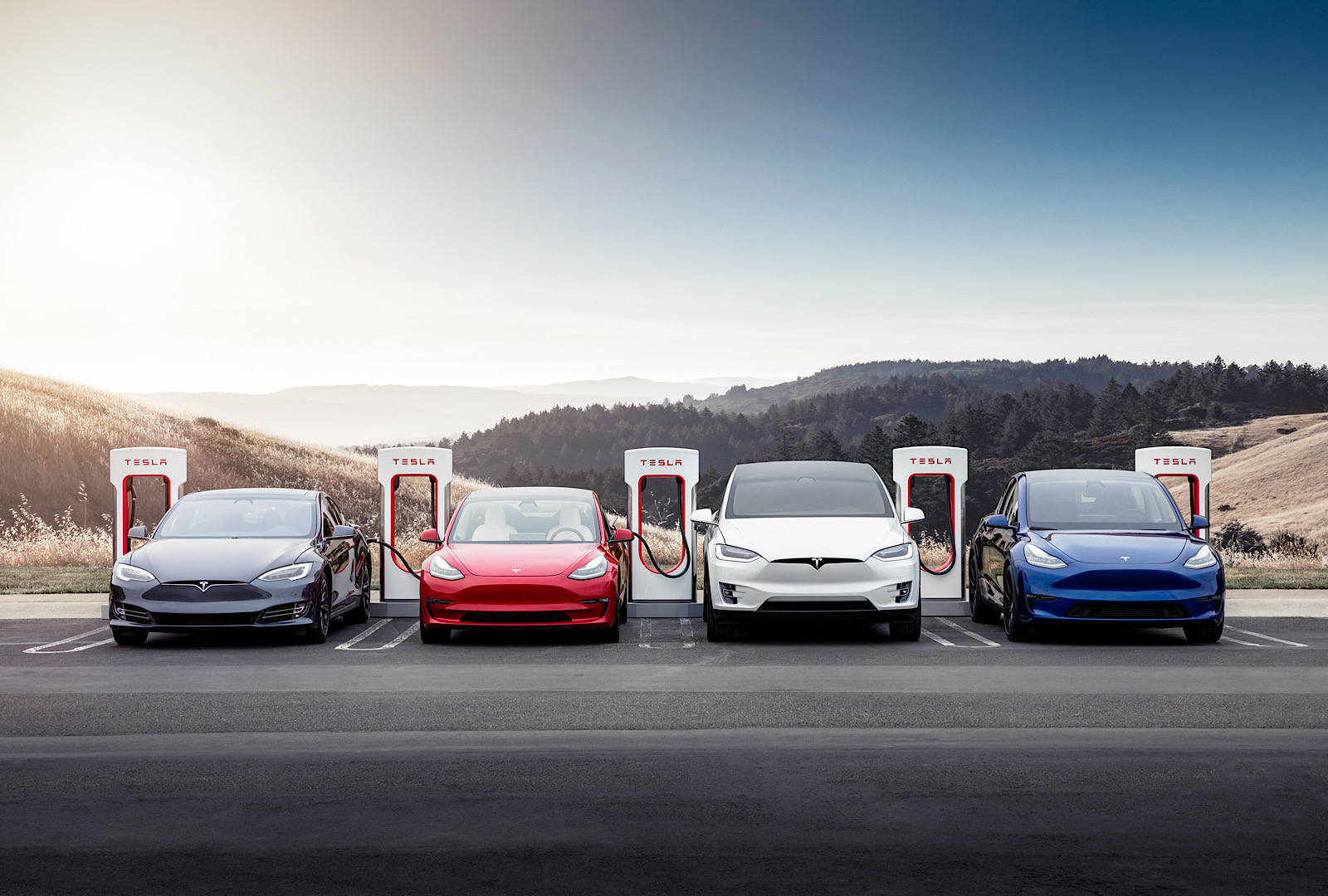 The Charging Kit Debate: Should Tesla Include it with Every EV Purchase? Examining Impact on First-Time Buyers and Potential Solutions.