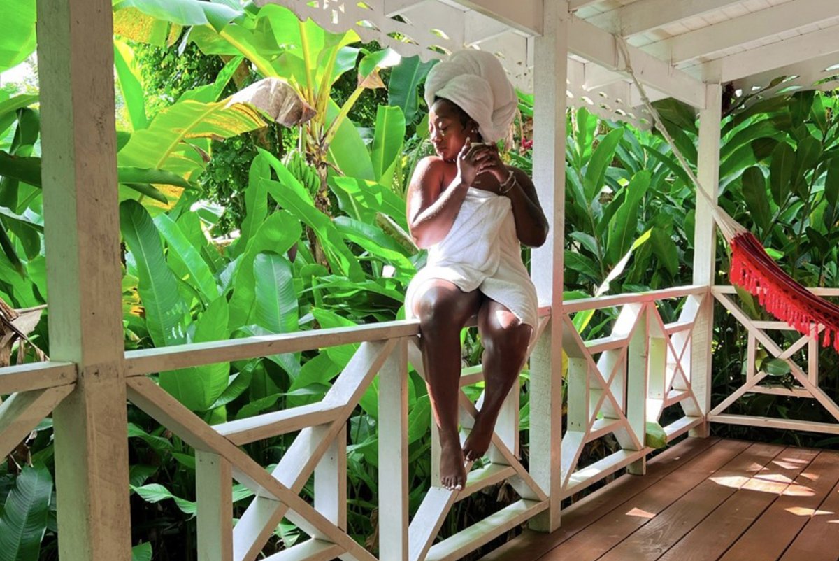 Mia Holiday