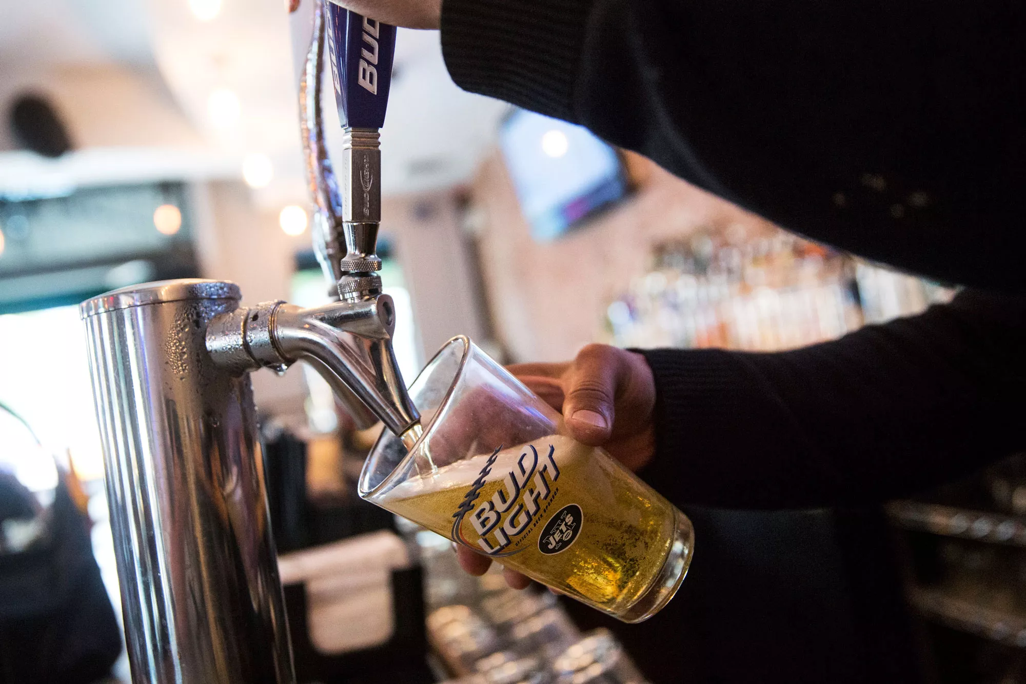 Bar Stands by Bud Light, Tells Angry Customers to Leave - Vimarsana News