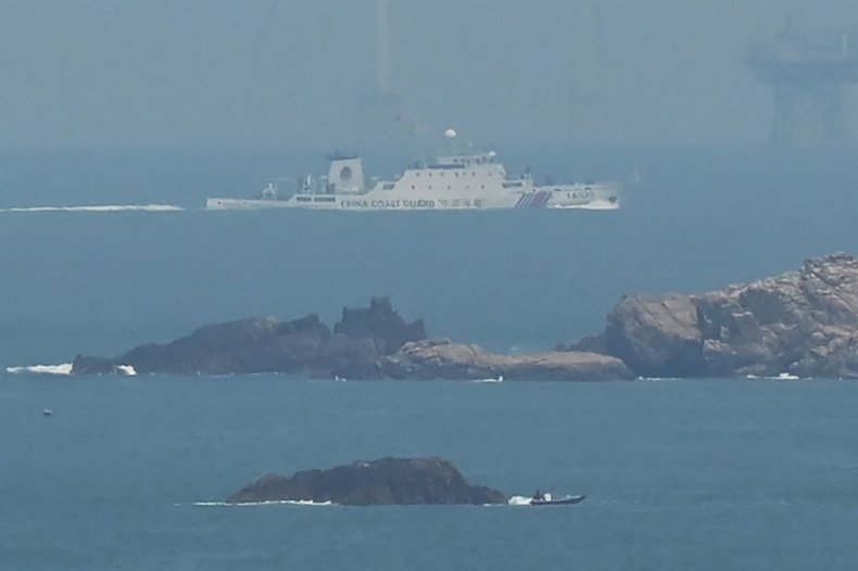 Un navire des garde-côtes chinois prend la mer 