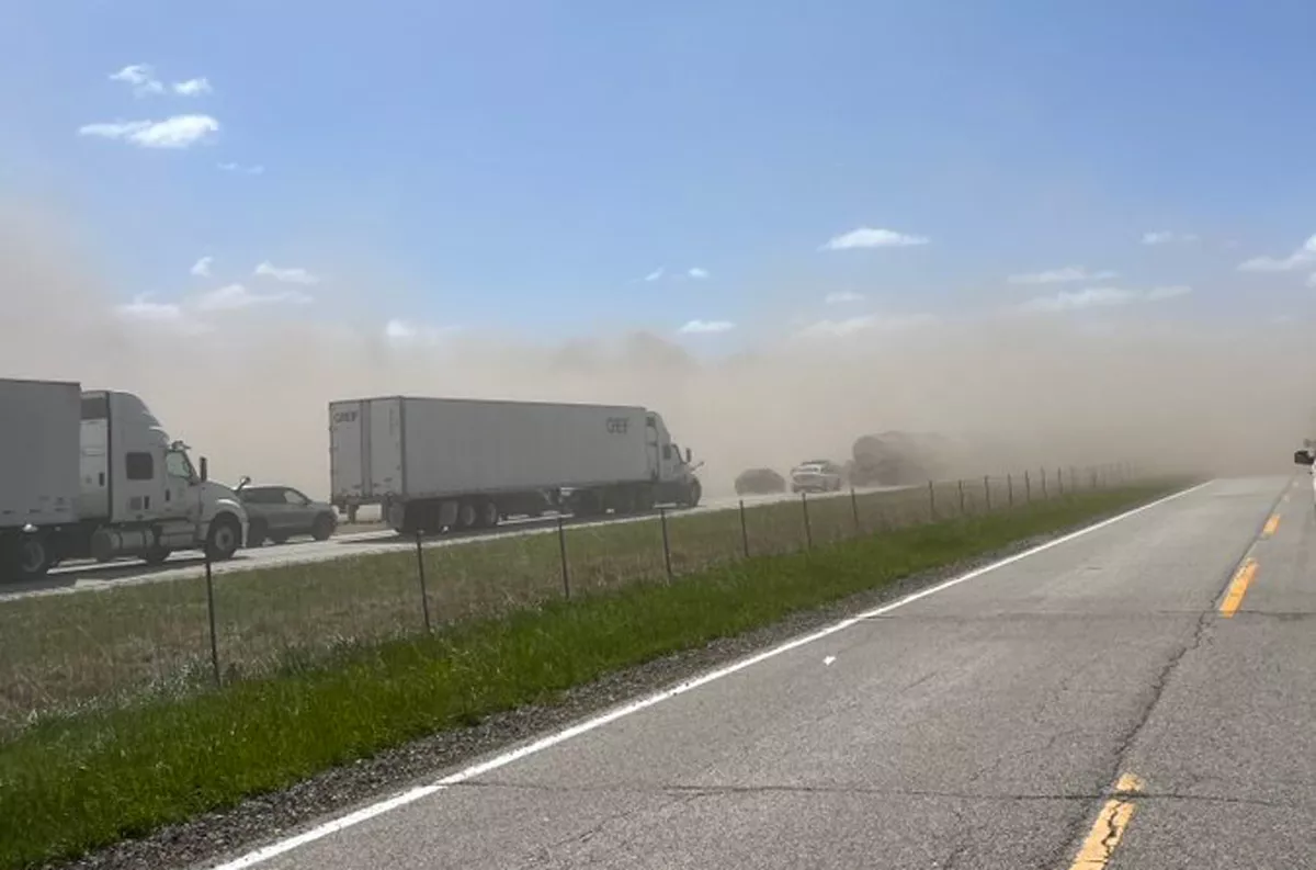 'Massive' Car Pileup Closes Illinois Highway After Dust Storm - Vimarsana News