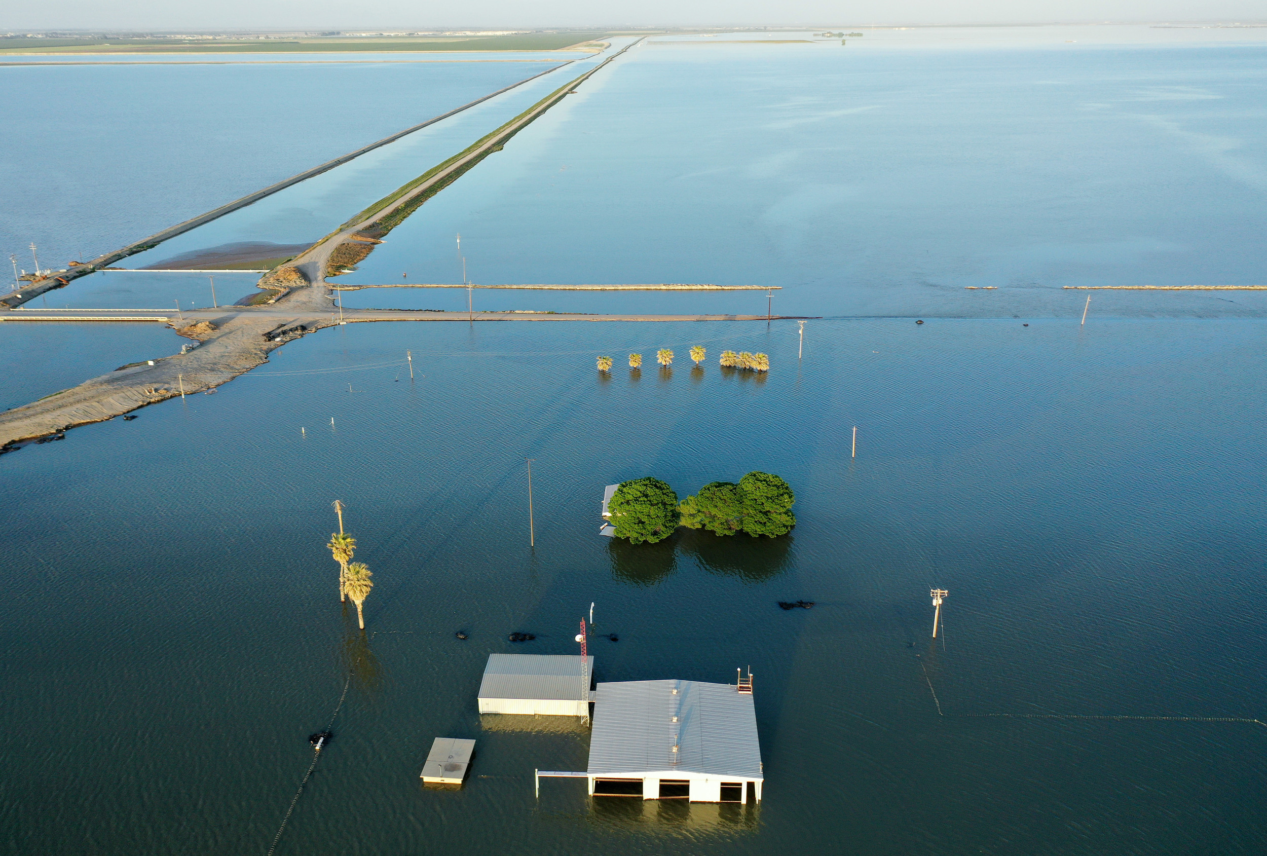 Tulare Lake Flooding Due To Snowpack Melt Seen From Space - Newsweek