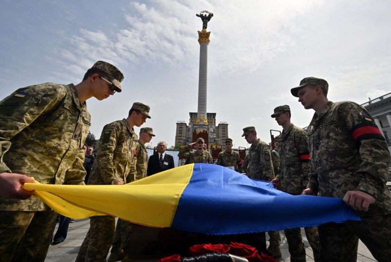 Ukraine chế giễu Nga về "Mùa đầu hàng"