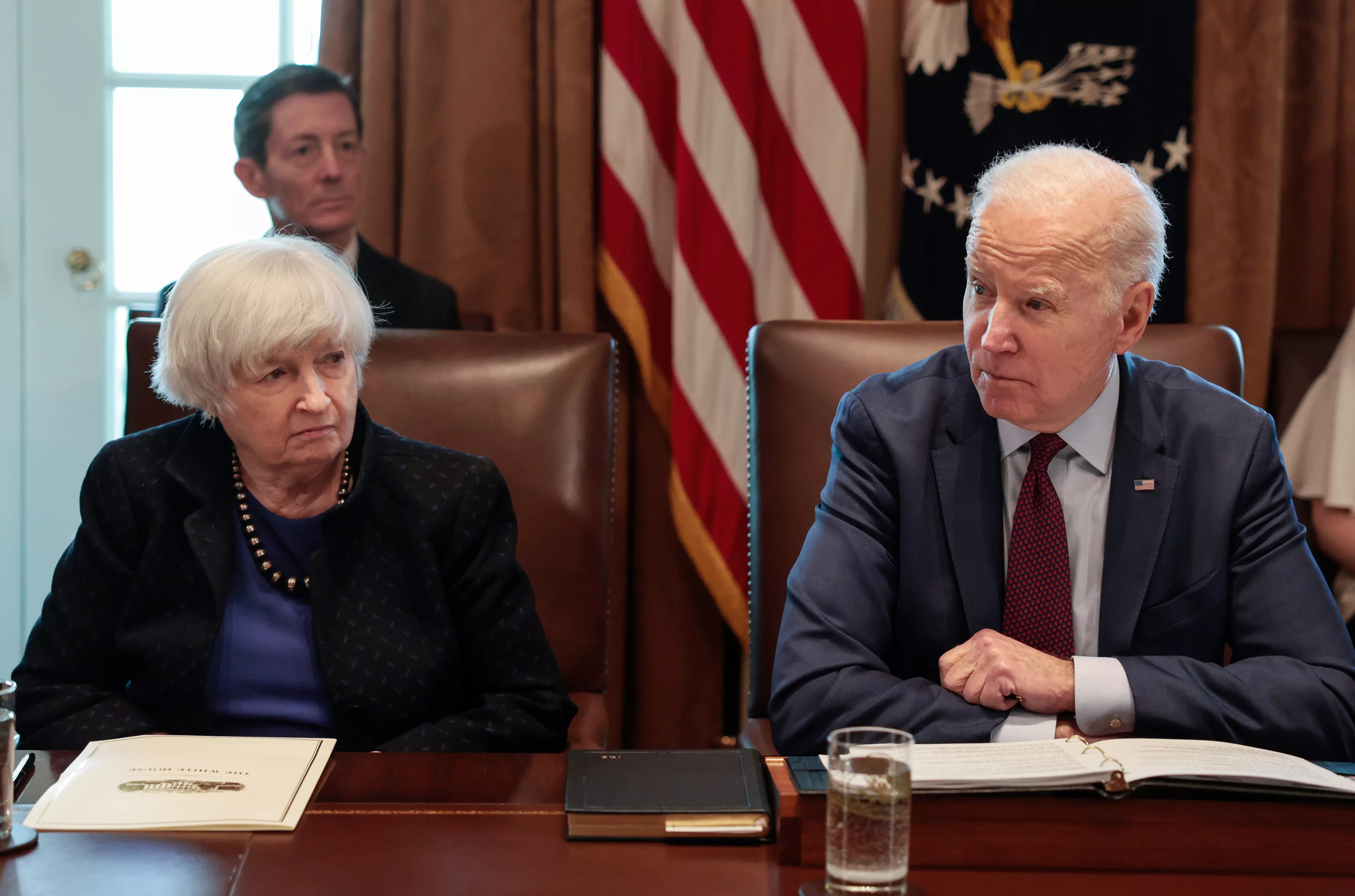 How Is the 14th Amendment Connected to the Debt Ceiling? - Vimarsana News