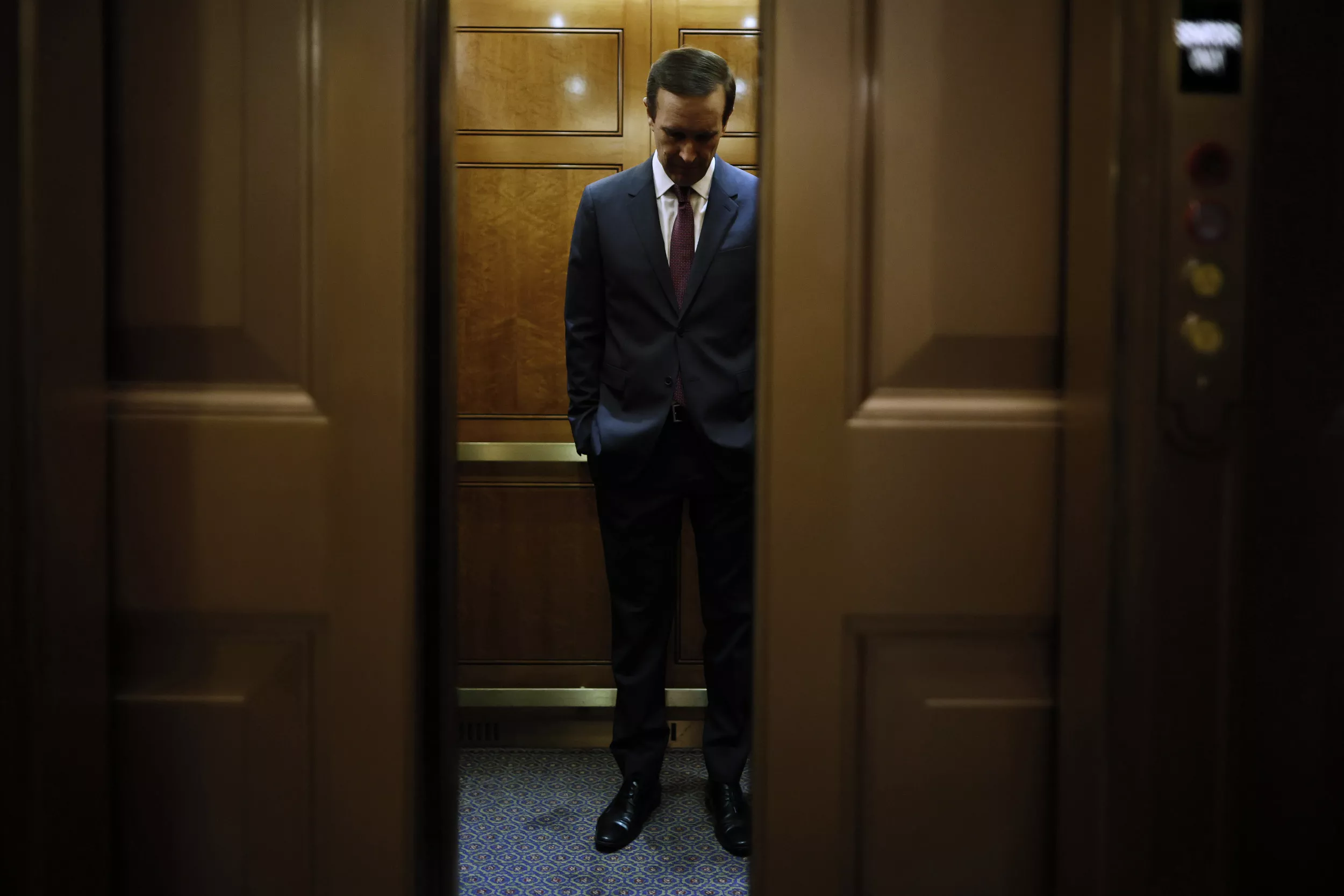 American Democracy Faces a Worsening Threat—Loneliness, Chris Murphy Warns - Vimarsana News