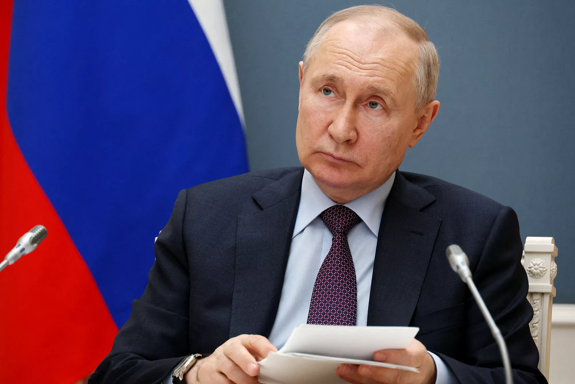 Russian radio host pressures Putin to change view of nuclear weapons - Vimarsana News