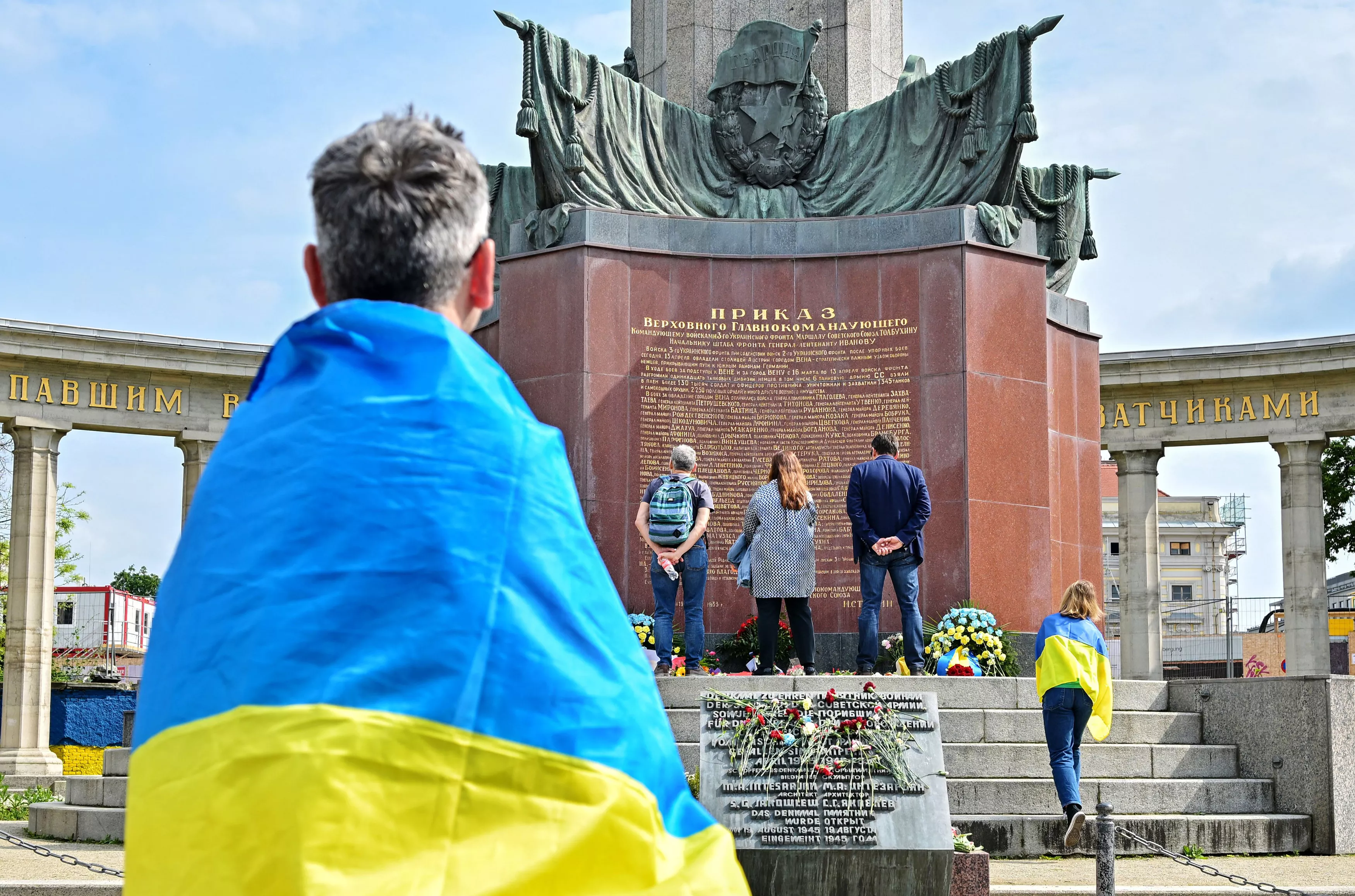 Russians and Ukrainians Face Off in Vienna Over 9th of May 'Victory Day' - Vimarsana News