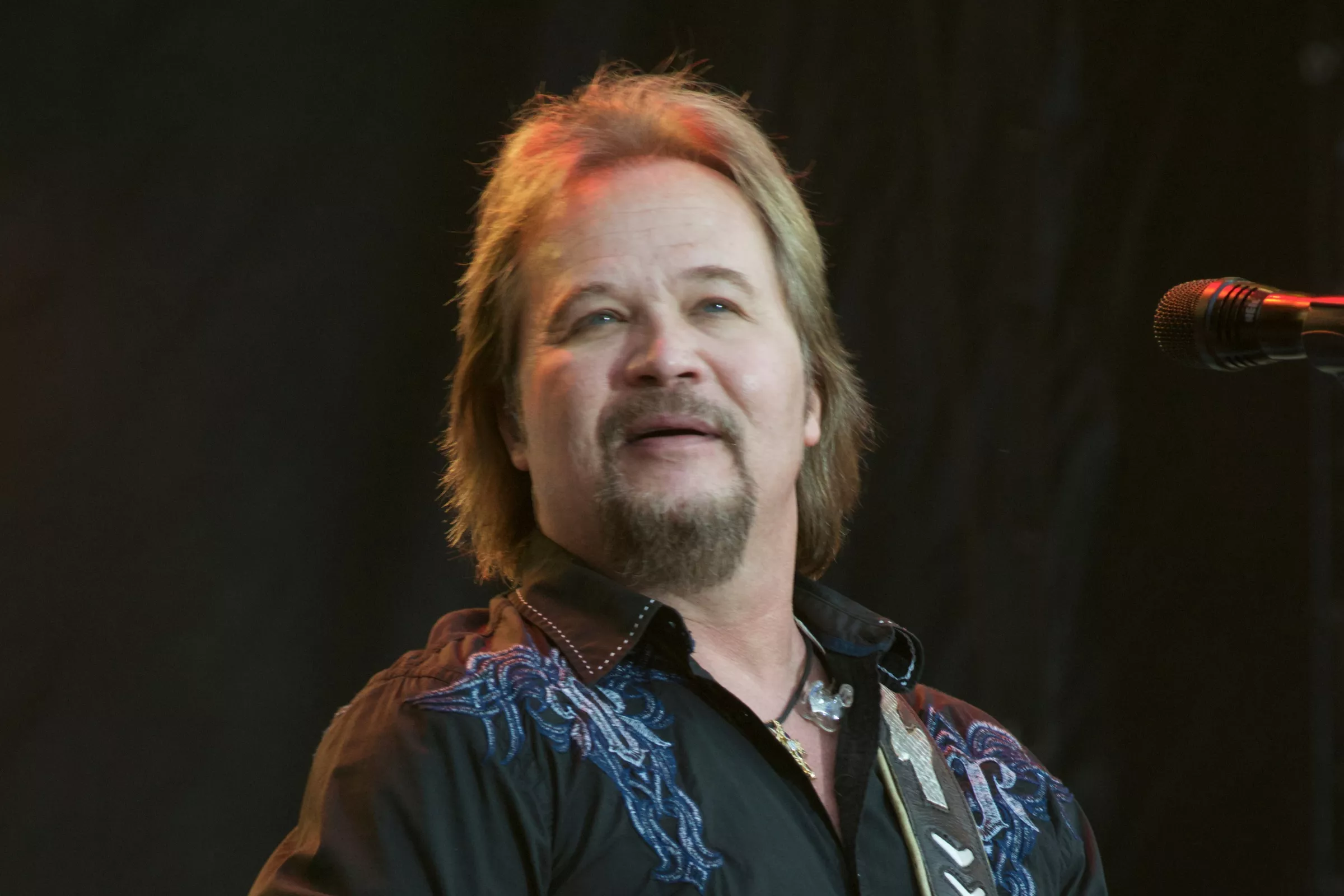 Travis Tritt Supports Fan Who Says They 'Refuse to Drink Bud Light' - Vimarsana News