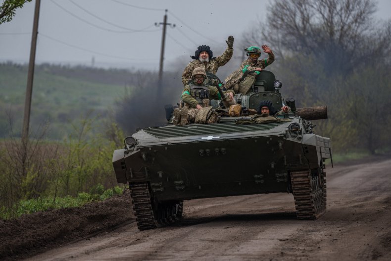 Ukrainian troops pictured near Bakmut