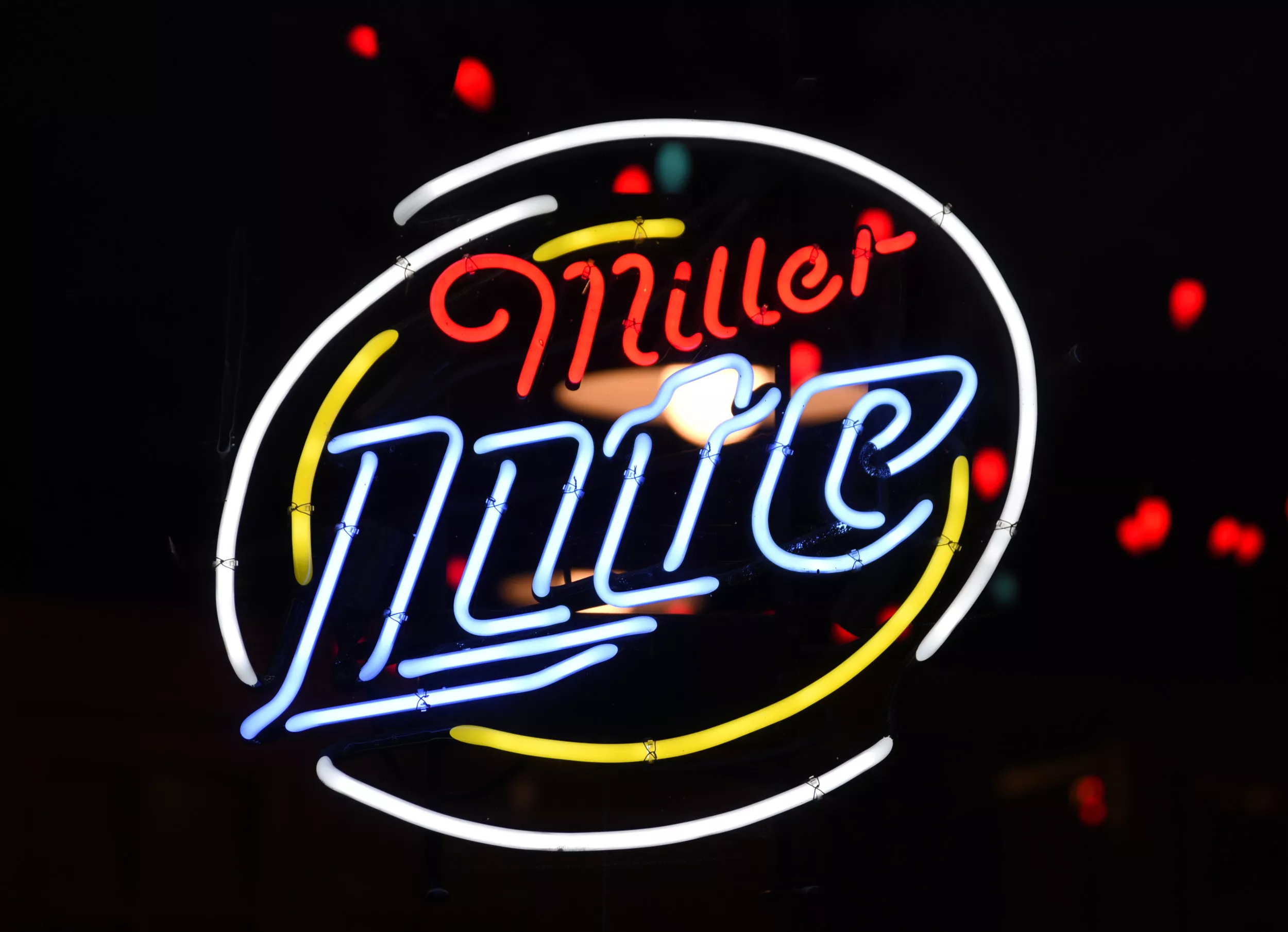 Miller Lite Boycott Calls Grow Over Beer Commercial: 'Did Nobody Learn' - Vimarsana News