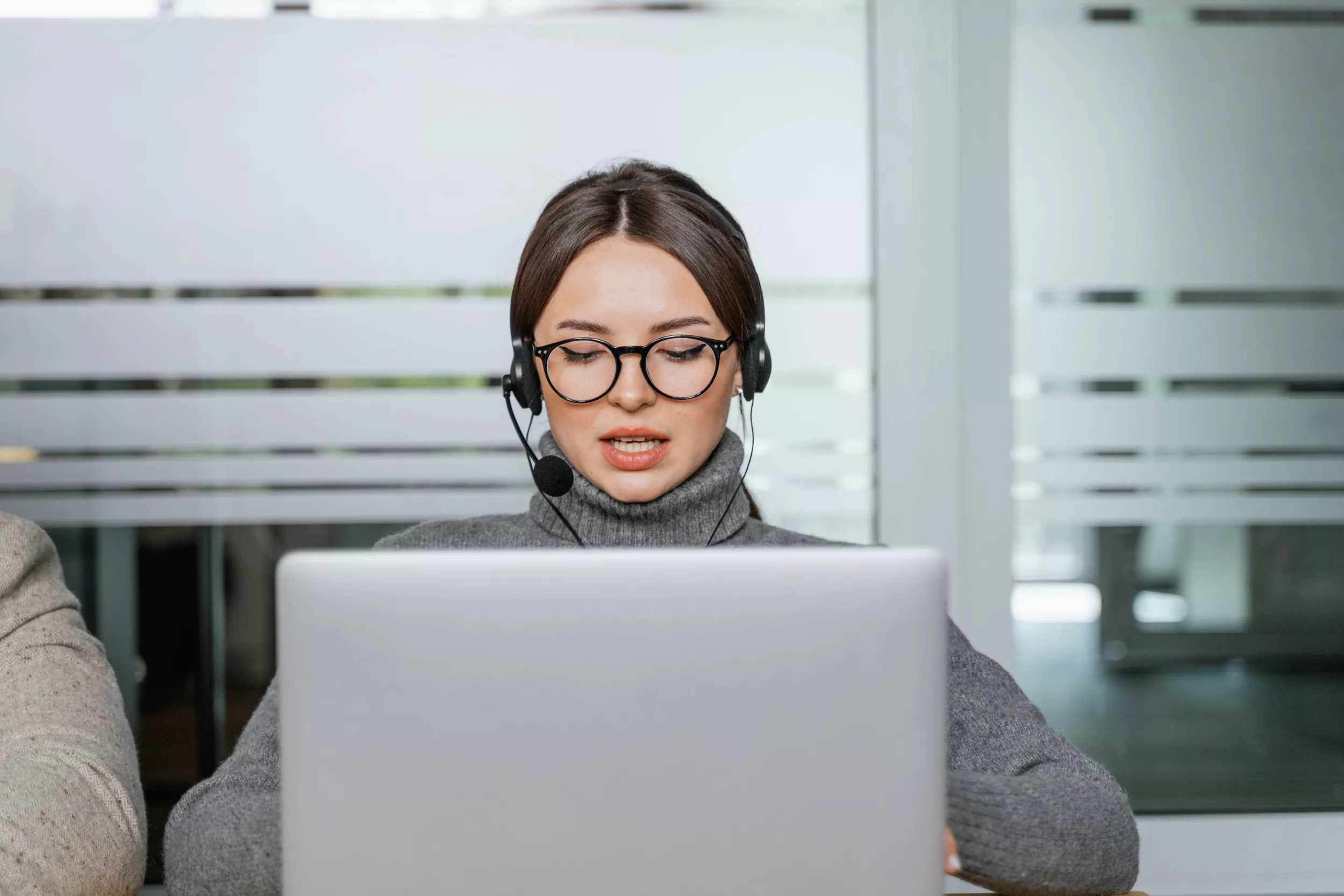 16 Decisive Ways to Humanize Your Business's Brand - Vimarsana News