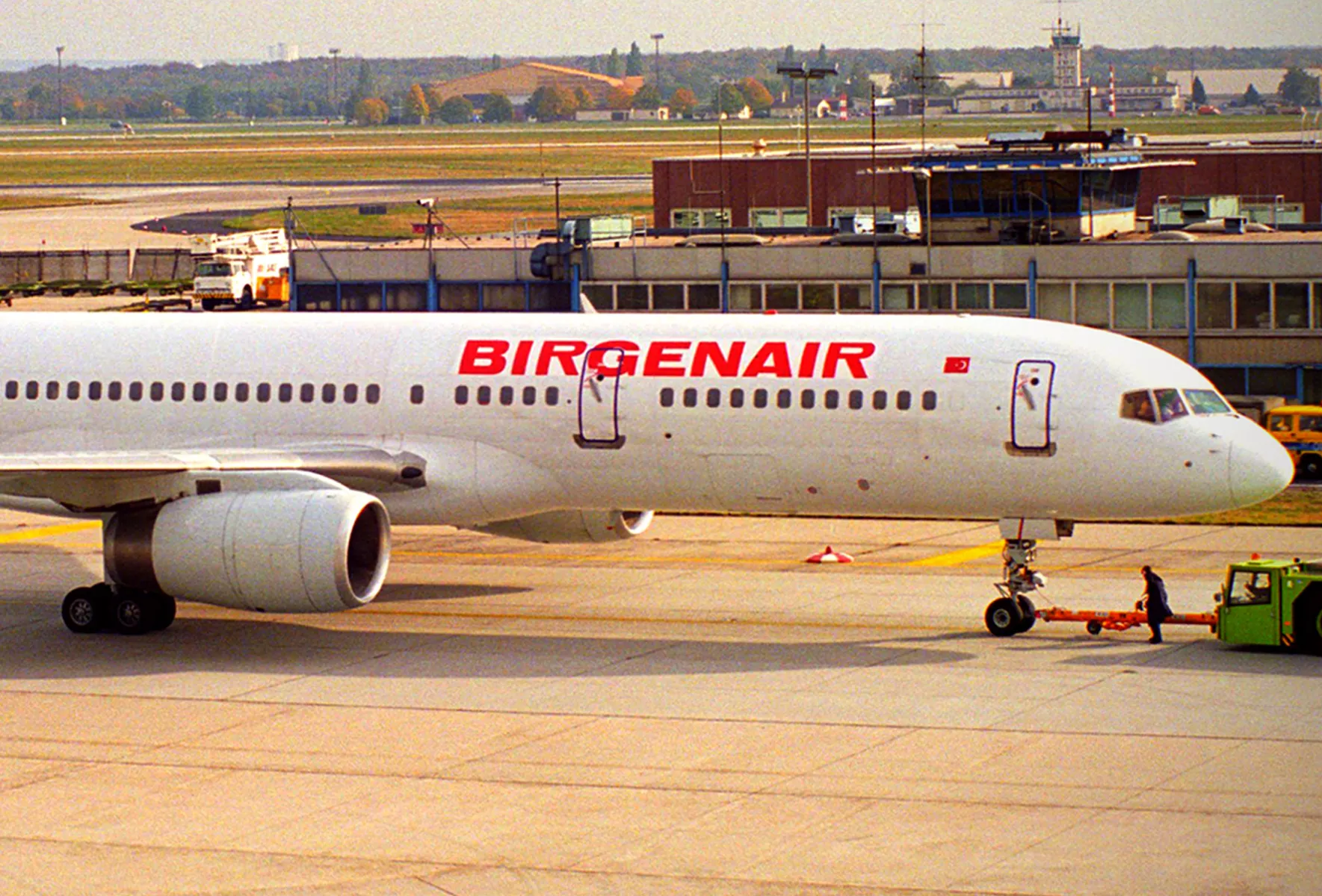 How A Wasp Nest Caused One of the Worst Aviation Disasters - Vimarsana News
