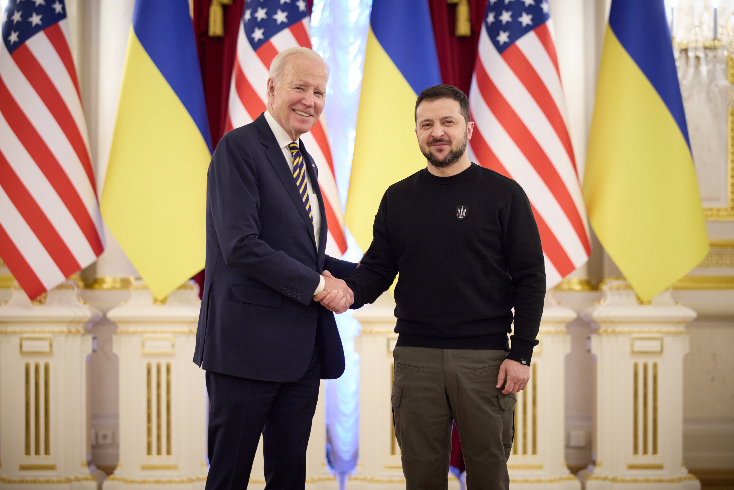 Zelensky Expected To Make In Person Appearance At G7 Summit Newsweek   Biden Shakes Hands Zelensky 