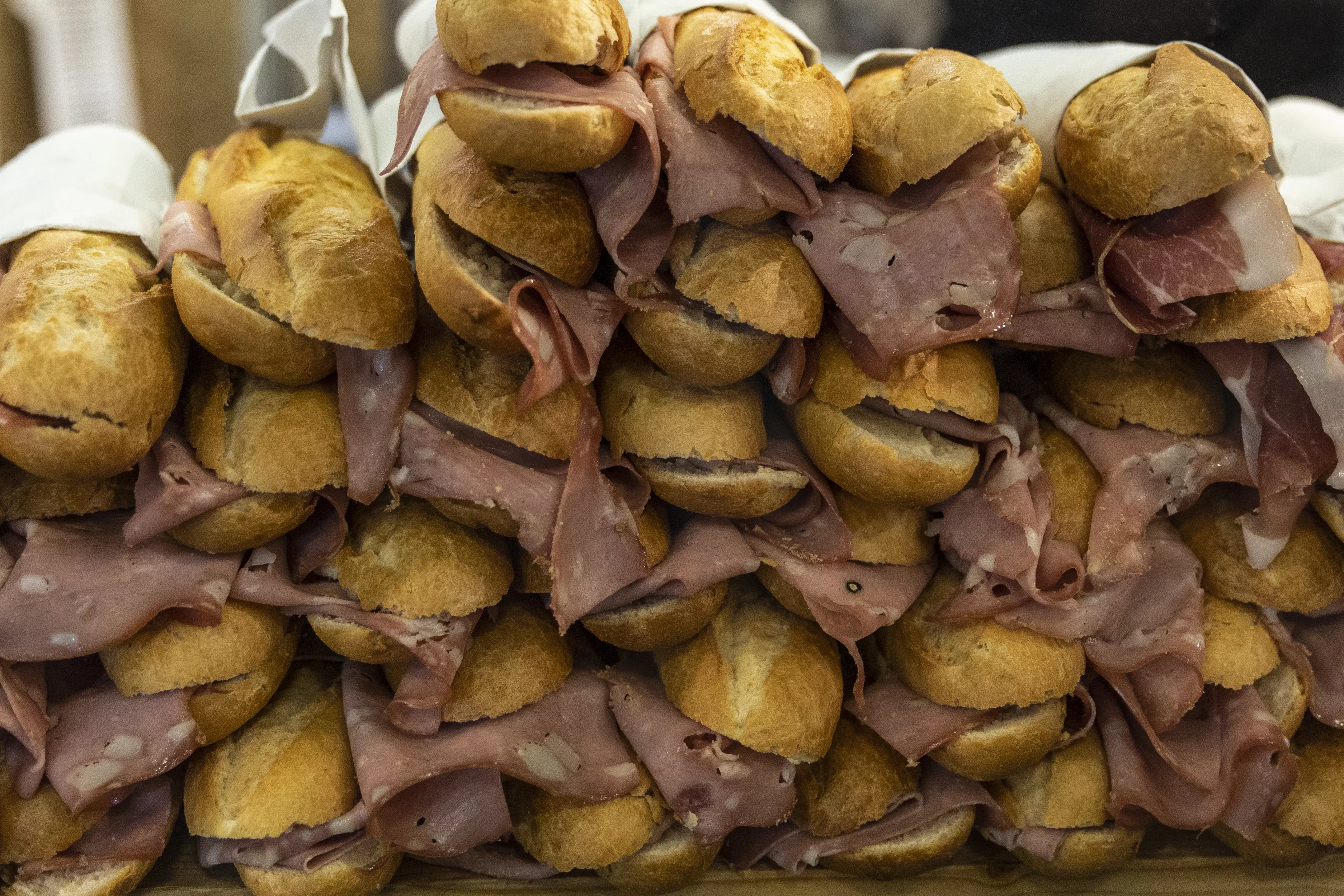 Deli Meat Recall as 15,000 Pounds Could Contain Undeclared Nut Allergen - Vimarsana News