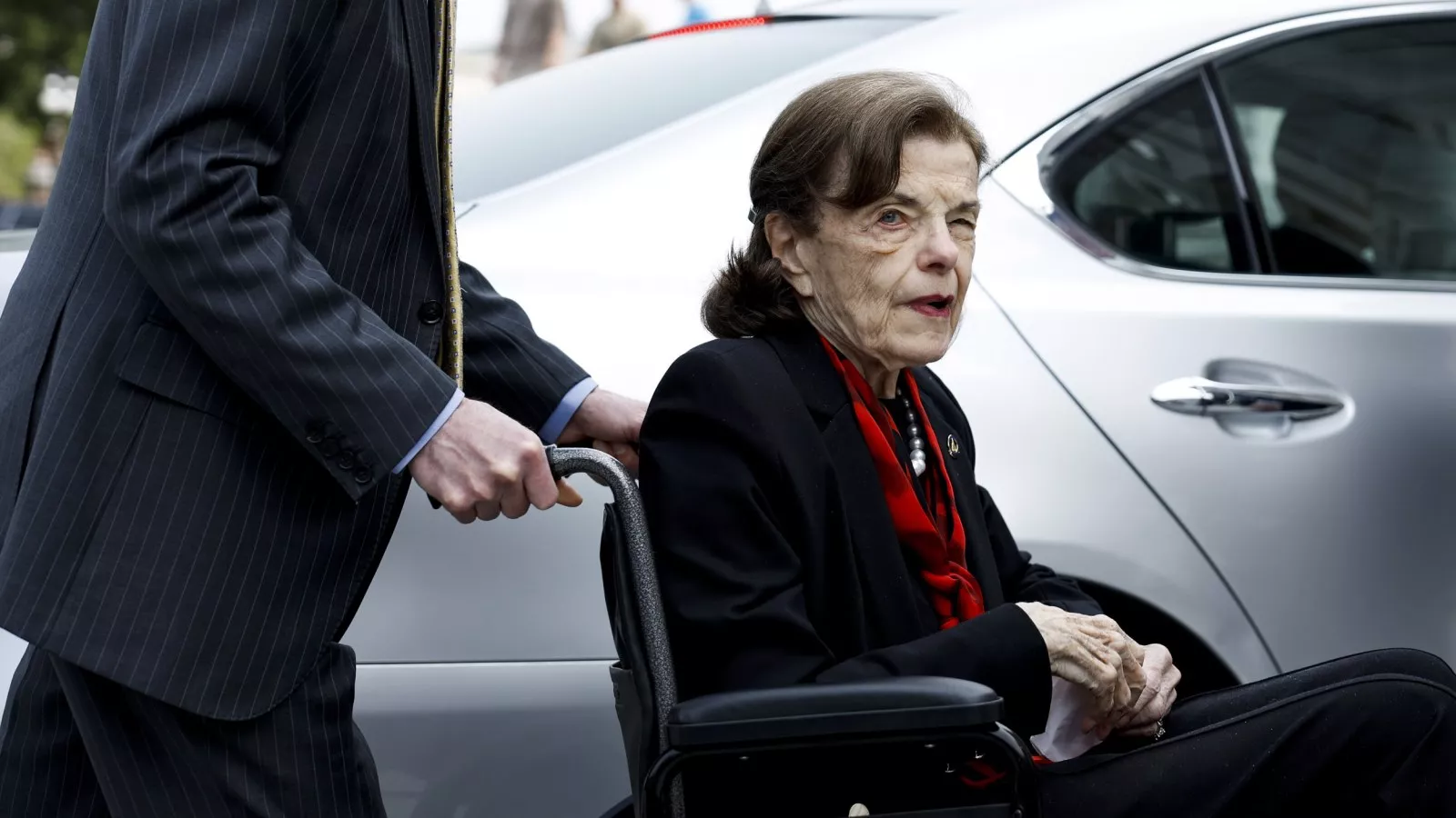 Dianne Feinstein resign calls grow louder from Democrats We need change Dianne Feinstein resign calls grow louder from Democrats We need change