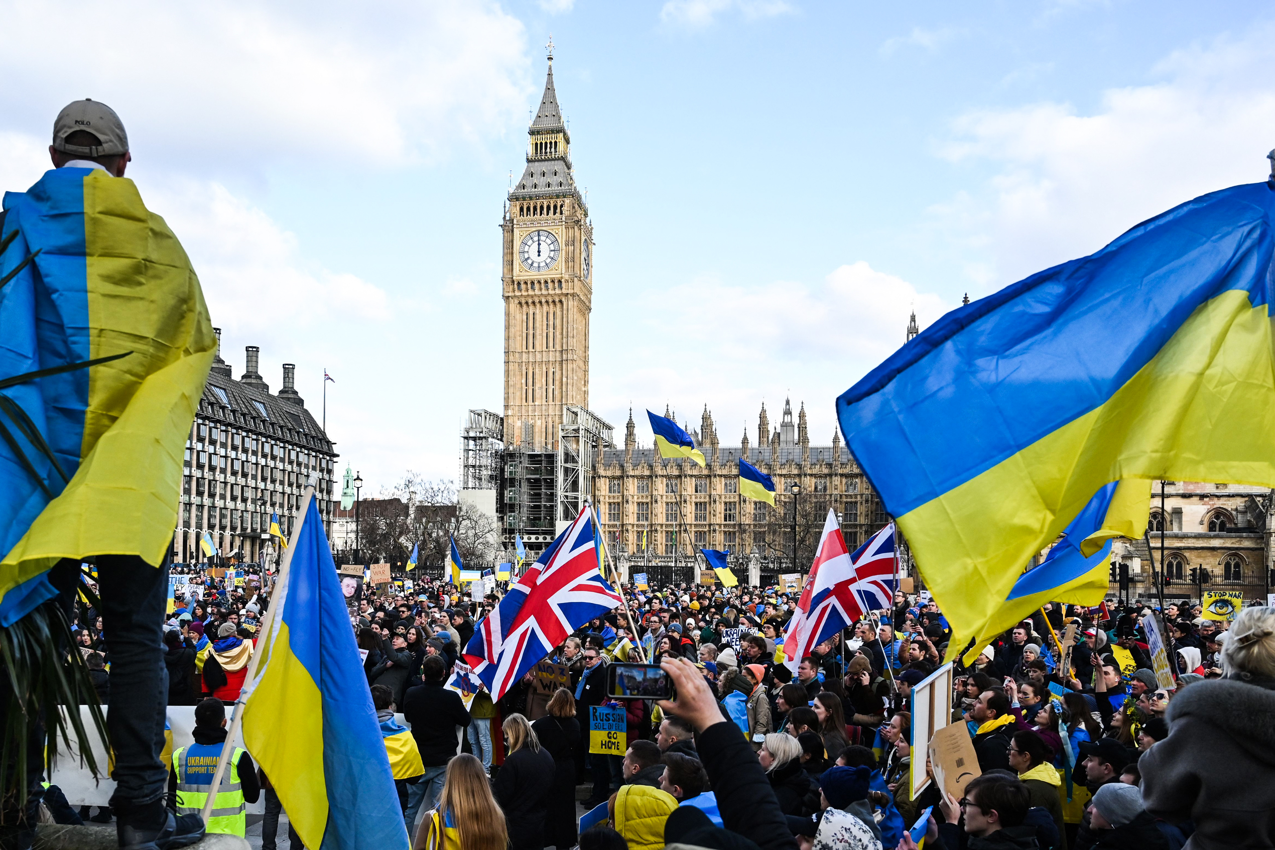 Сша британия и украина стоят за терактом. Великобритания Украина. Лондон Украина. Британии Майдане. Украинцы в Британии.