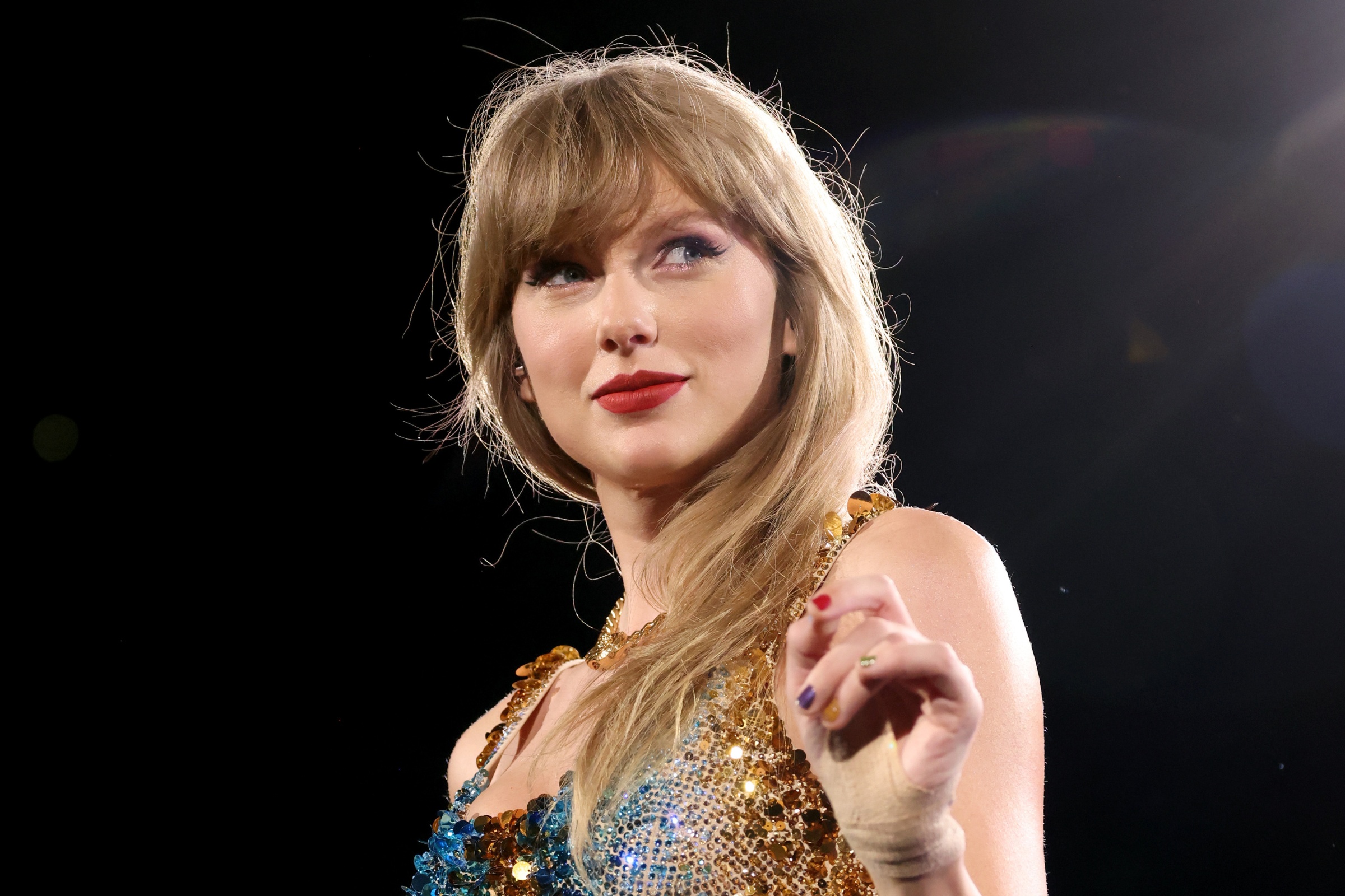 Taylor Swift Holds Nothing Back At Gillette Stadium