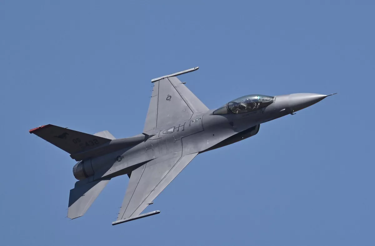 Three Big Problems Ukrainian F-16s Could Face Against Russia - Vimarsana News