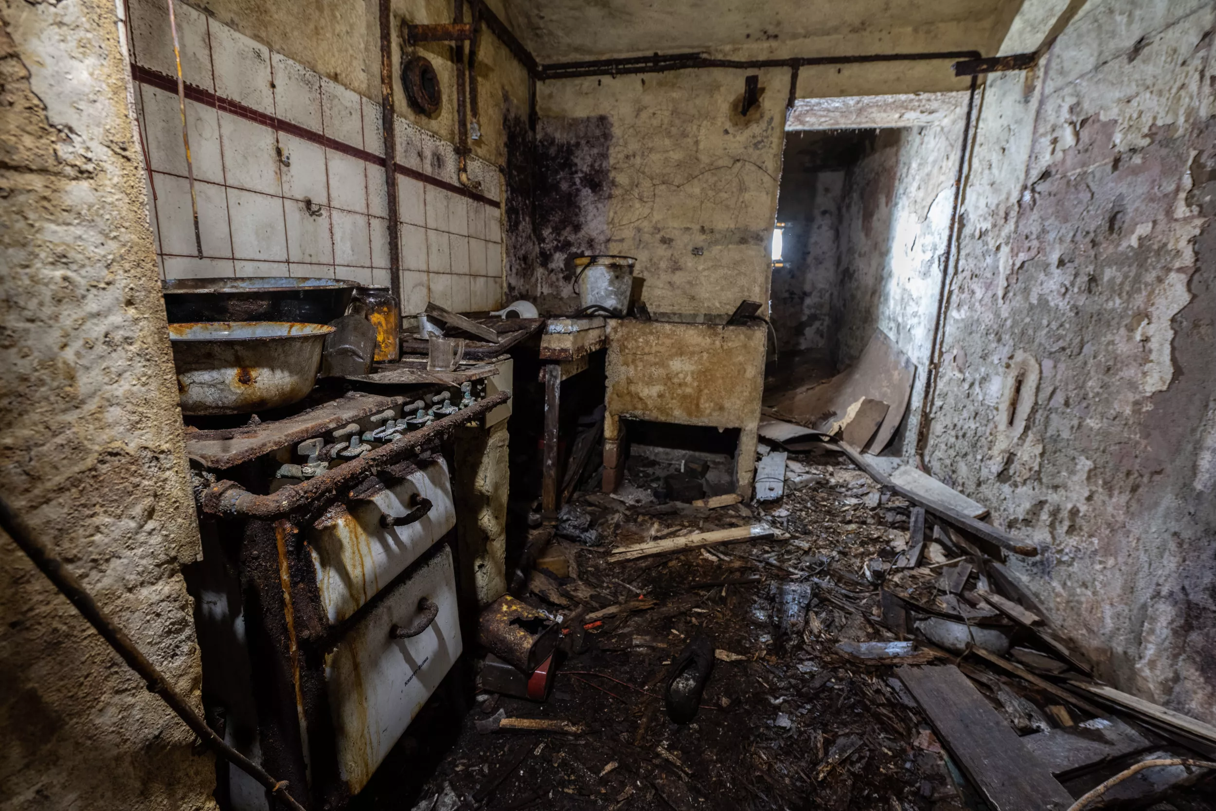 Inside hidden nuclear cold war shelter in Inside nuclear cold war shelter  hidden in York housing estate which could save us if Kim Jong-un attacks  Britainwhich could save us if Kim attacks