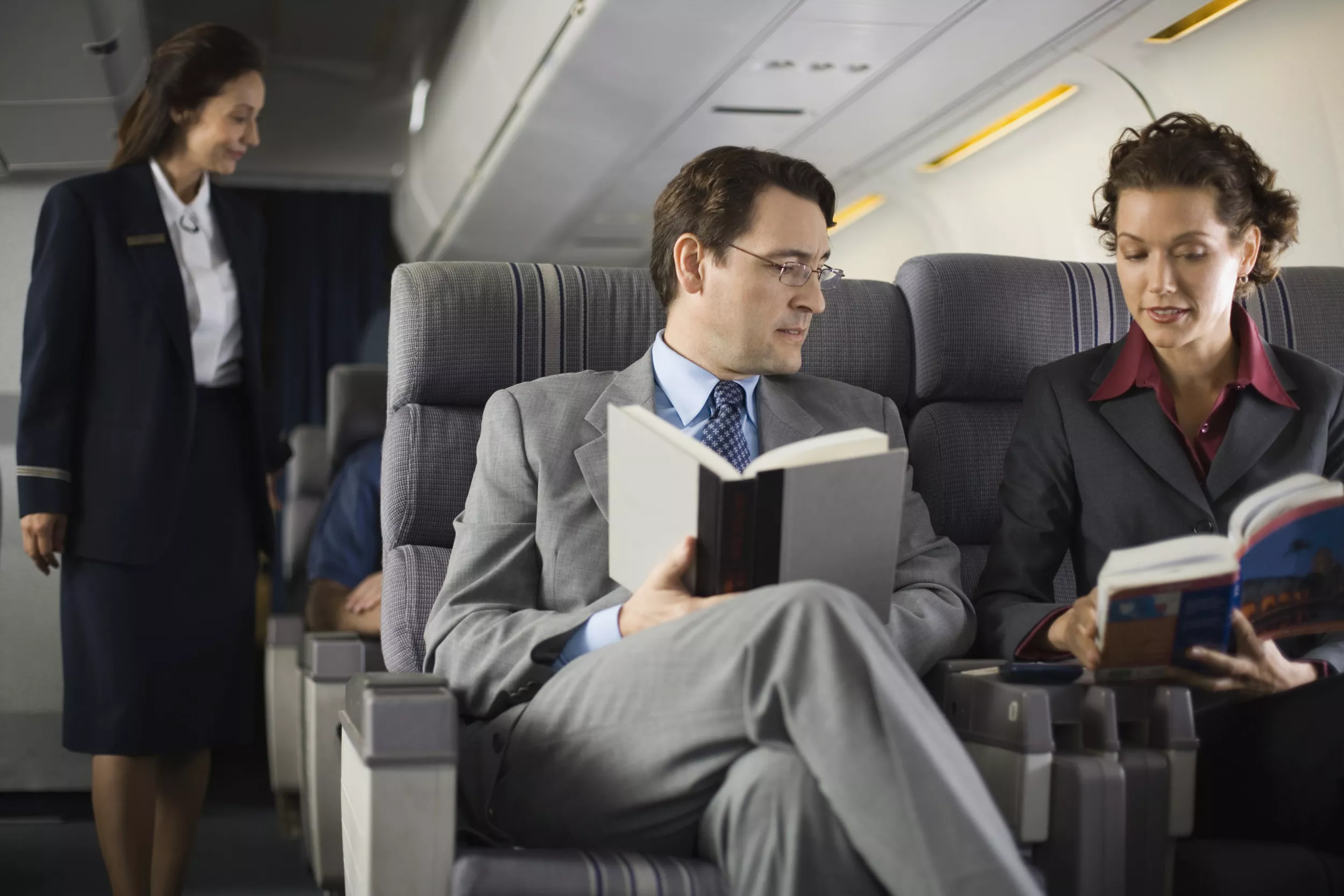 United Airlines Flyer Rages After First-Class Seats Given to Crew Members - Vimarsana News