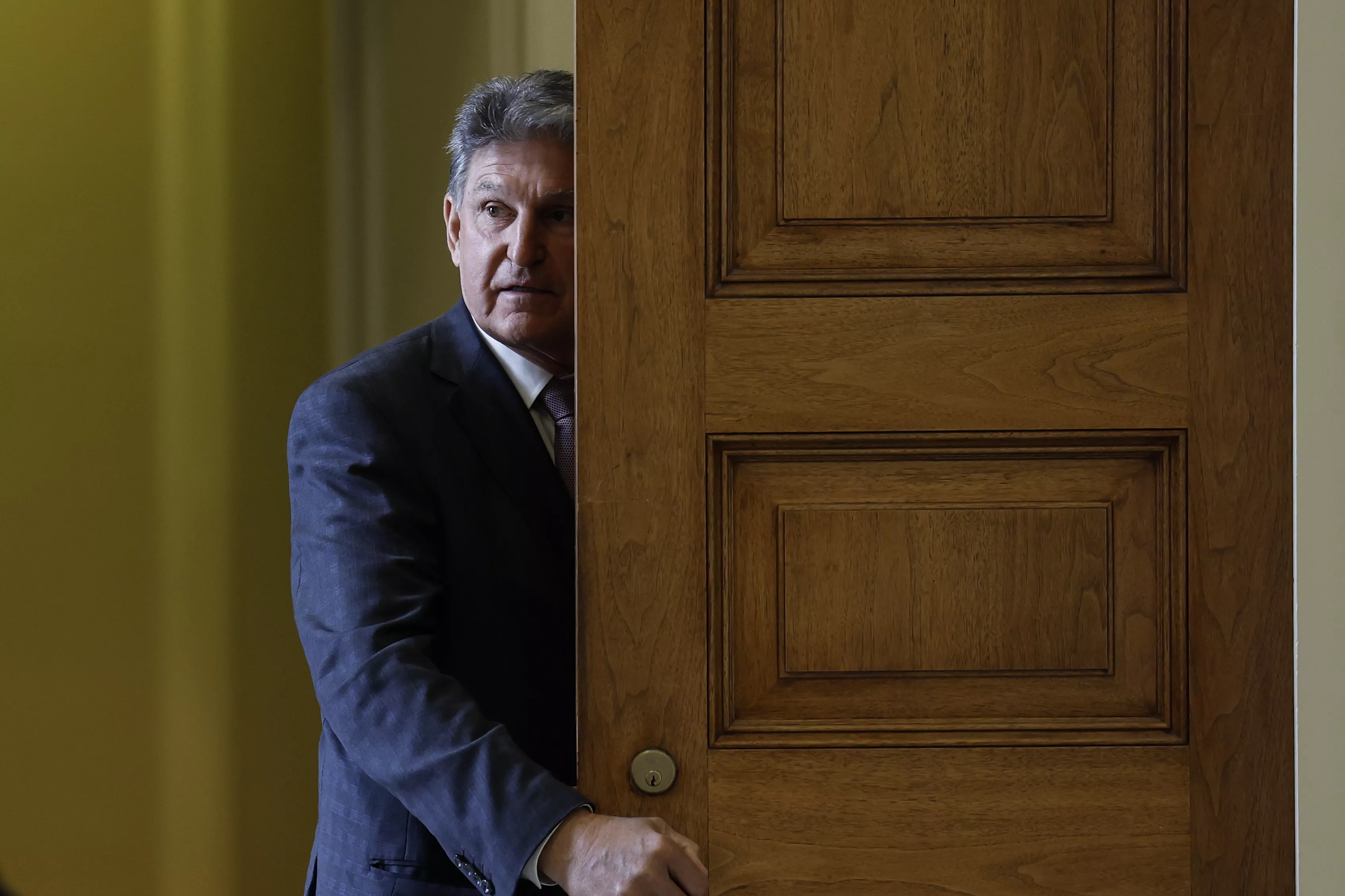 Joe Manchin Trails GOP Challenger by 22 Points in Key Senate Race: Poll - Vimarsana News