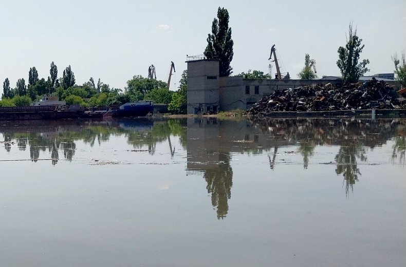 Kherson ngập lụt sau vụ vỡ đập Nova Kakhovka