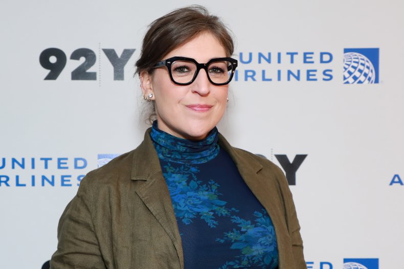 mayim bialik wearing glasses