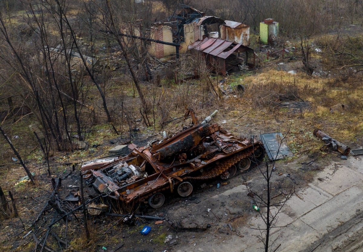 Video Shows Russian T-80 Tank Destroyed In Precision Drone Strike ...