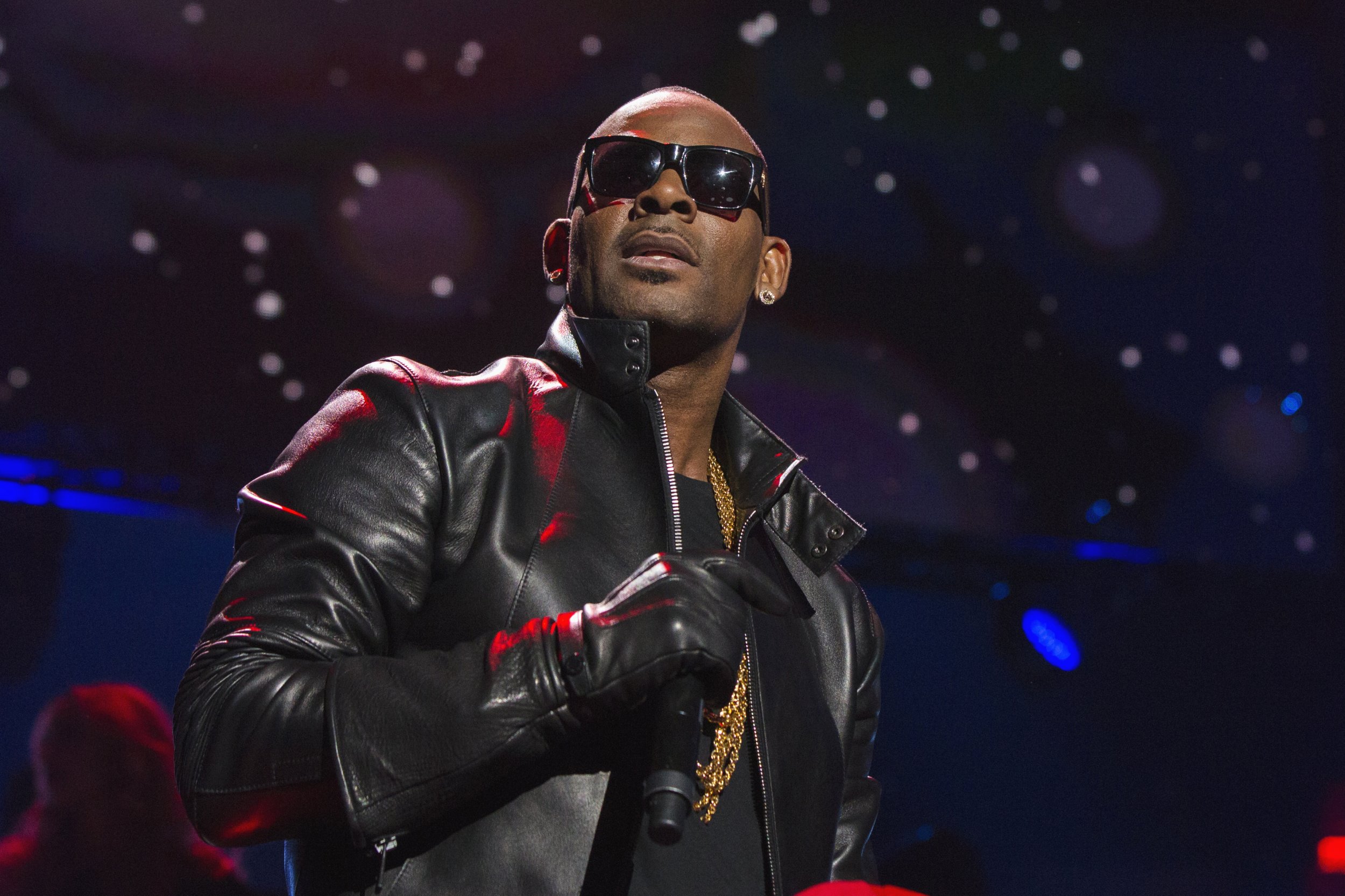 R kelly скандал