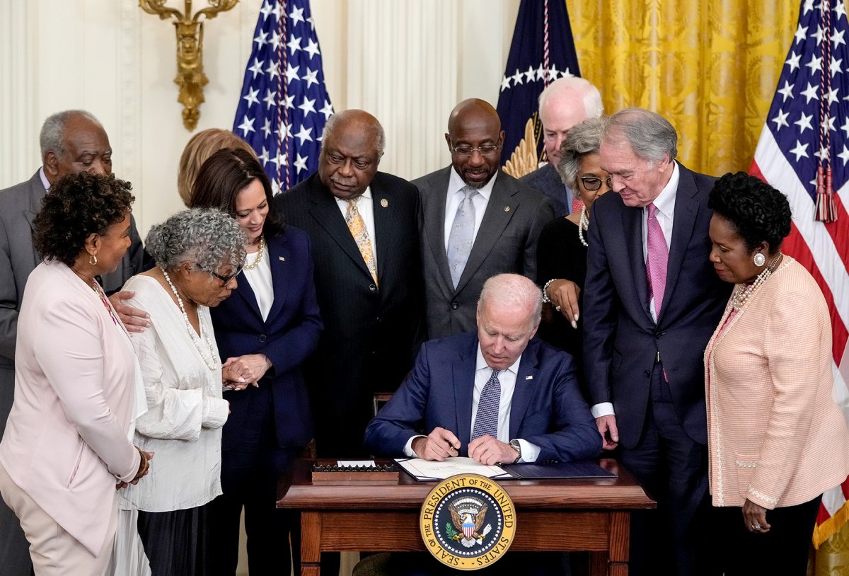 Biden signs the Juneteenth National Independence Act