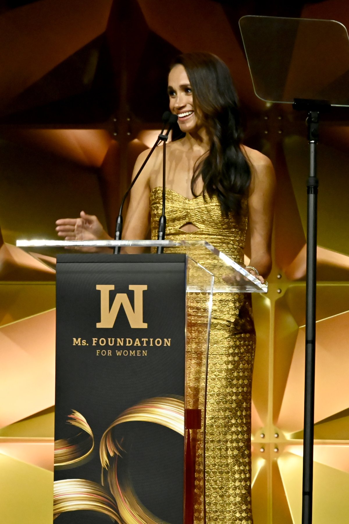 Meghan Markle Wears Gold at Awards