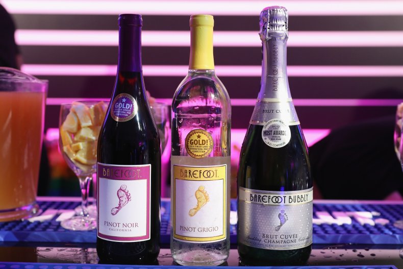 Photos Of Barefoot Wine With Pronouns On Bottle Go Viral Time To Boycott 10-c-ng-ty-r-u-vang-l-n-nh-t-th-gi-i-2022