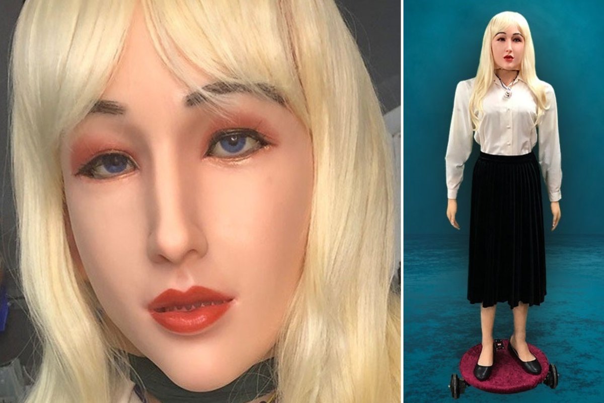 AI female robot fembot Simone