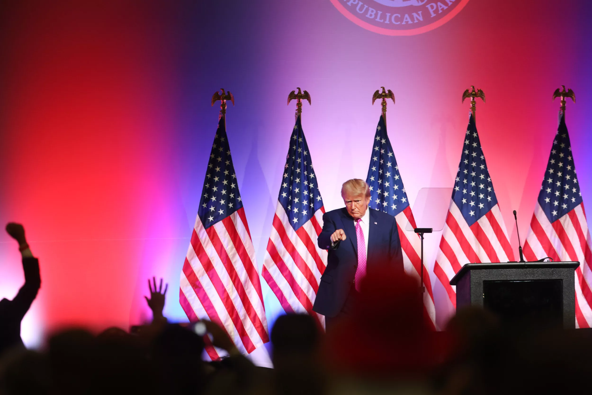 Trump Vows to 'Liberate' U.S. From List of 'Villains' in Michigan Speech - Vimarsana News