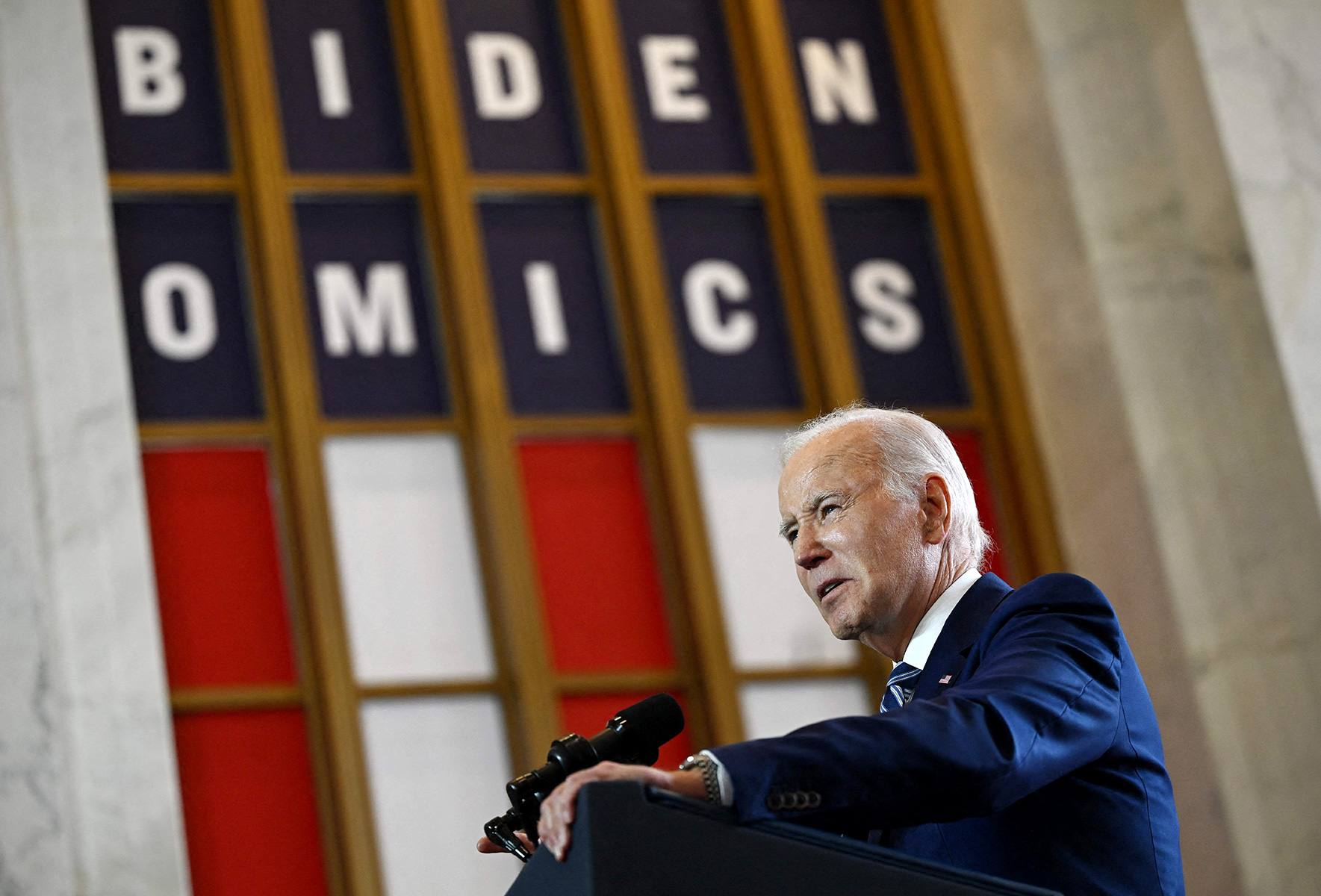 Conservatives Mock 'Bidenomics' for Leaving Americans 'Worse Off' - Vimarsana News
